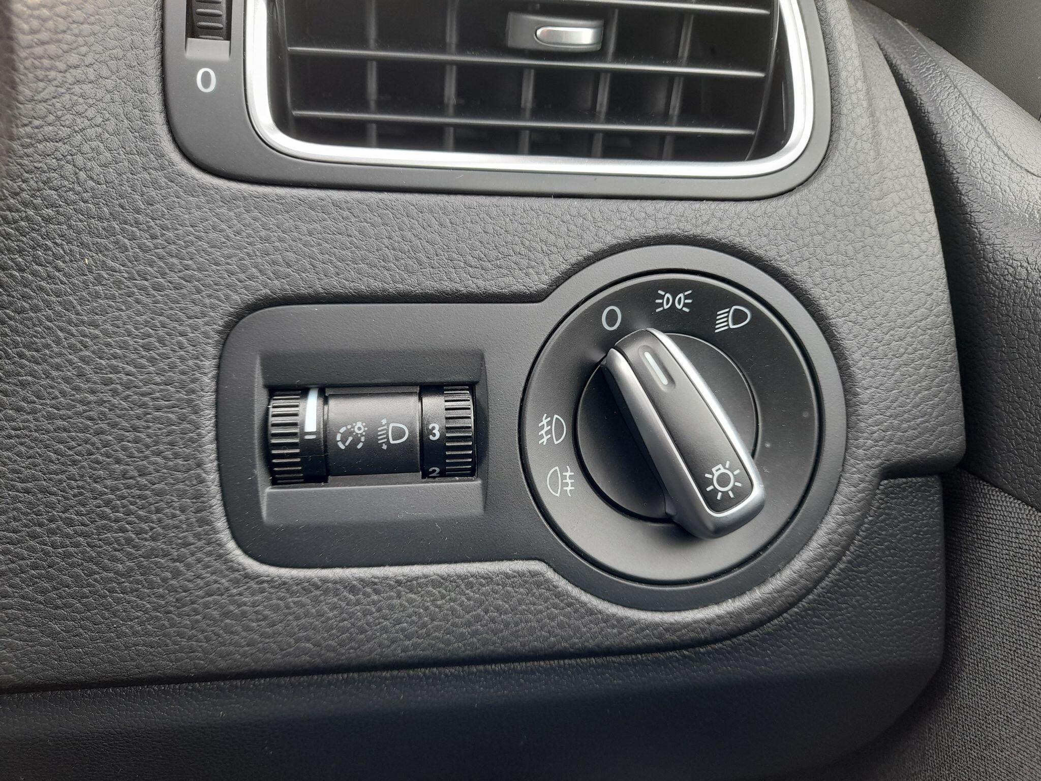 VOLKSWAGEN POLO 1.4 MATCH EURO 5 3DR 6,650 2013 53,300 WHITE 1.39L MANUAL PETROL... image 65