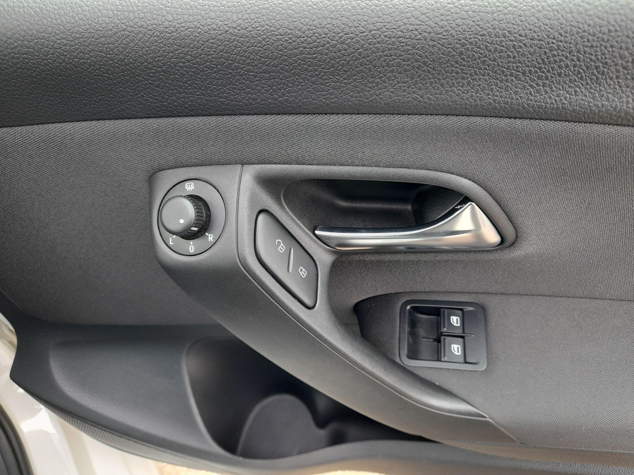 VOLKSWAGEN POLO 1.4 MATCH EURO 5 3DR 6,650 2013 53,300 WHITE 1.39L MANUAL PETROL... image 64