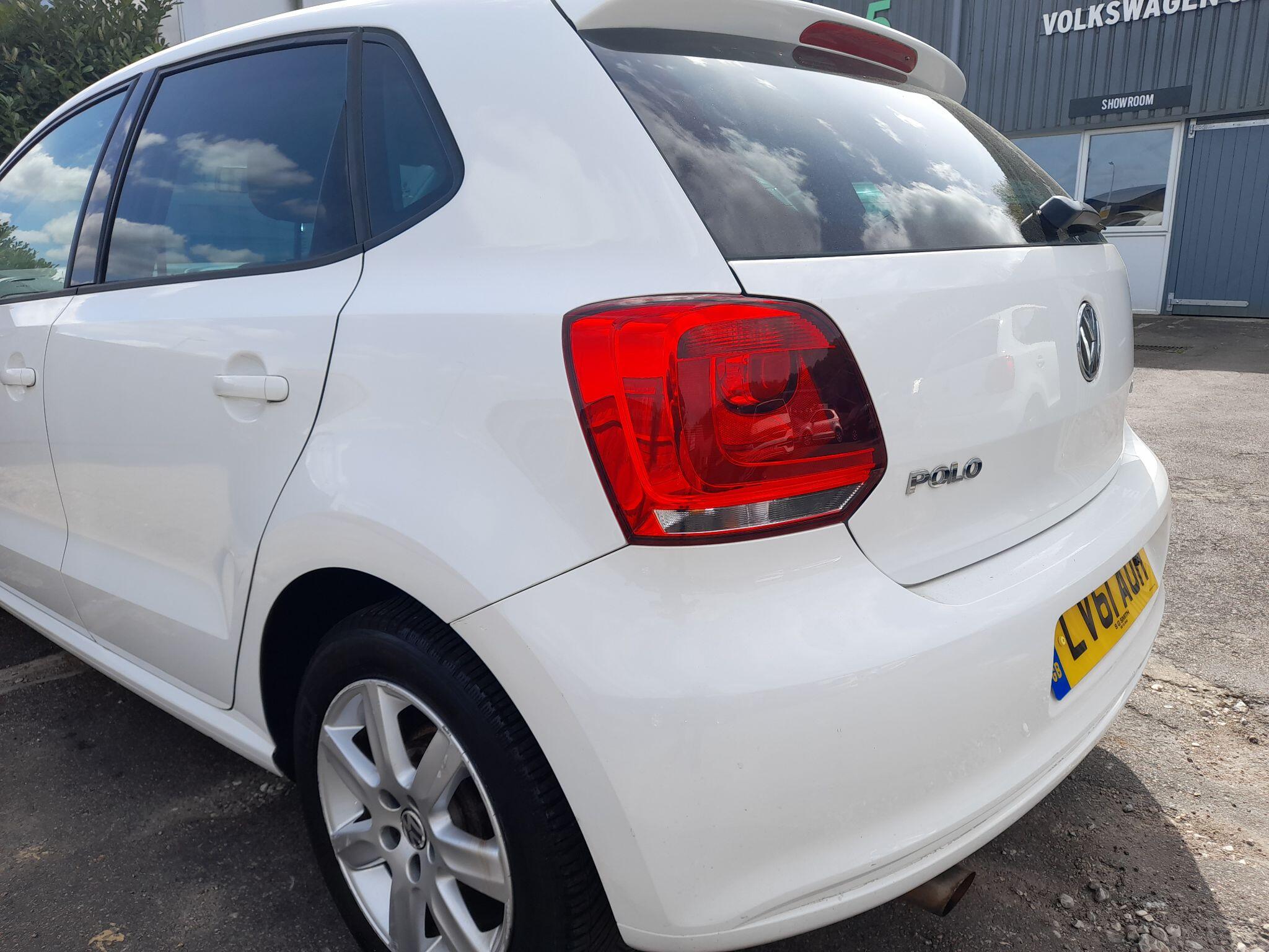 VOLKSWAGEN POLO 1.4 MATCH EURO 5 5DR 5,300 2011 74,260 WHITE 1.39L MANUAL PETROL... image 56