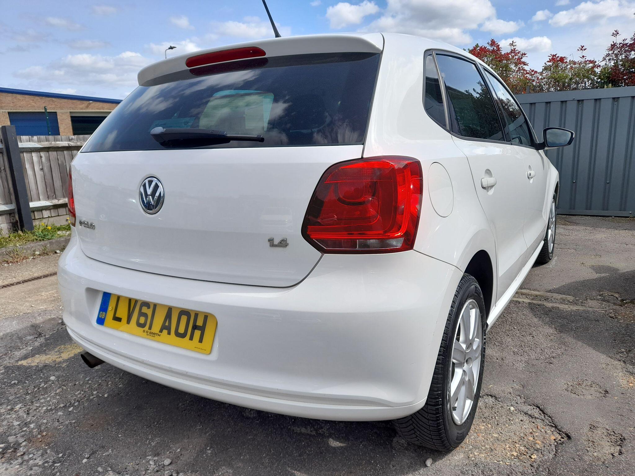 VOLKSWAGEN POLO 1.4 MATCH EURO 5 5DR 5,300 2011 74,260 WHITE 1.39L MANUAL PETROL... image 51