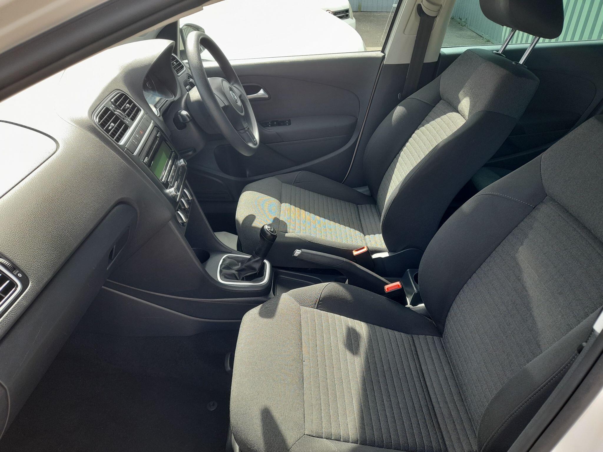 VOLKSWAGEN POLO 1.4 MATCH EURO 5 5DR 5,300 2011 74,260 WHITE 1.39L MANUAL PETROL... image 76