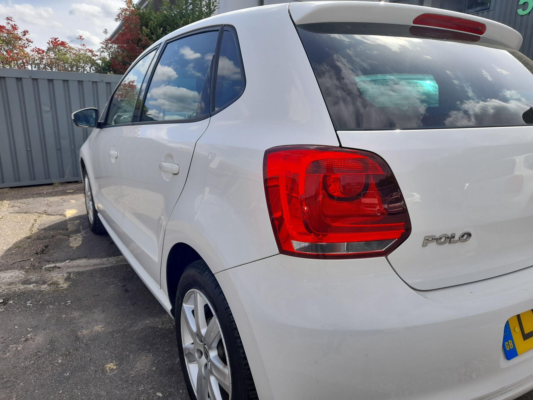VOLKSWAGEN POLO 1.4 MATCH EURO 5 5DR 5,300 2011 74,260 WHITE 1.39L MANUAL PETROL... image 57