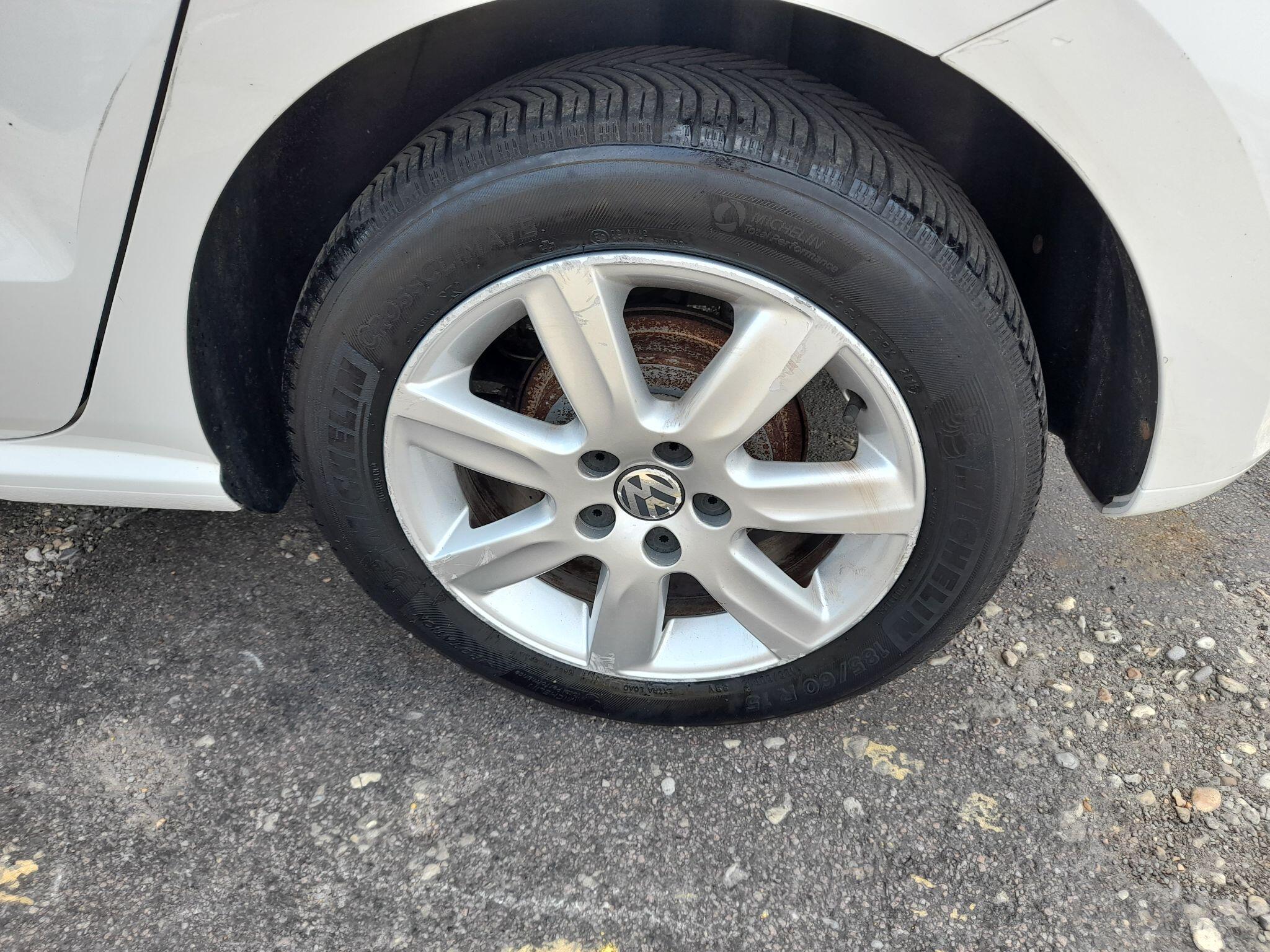 VOLKSWAGEN POLO 1.4 MATCH EURO 5 5DR 5,300 2011 74,260 WHITE 1.39L MANUAL PETROL... image 59