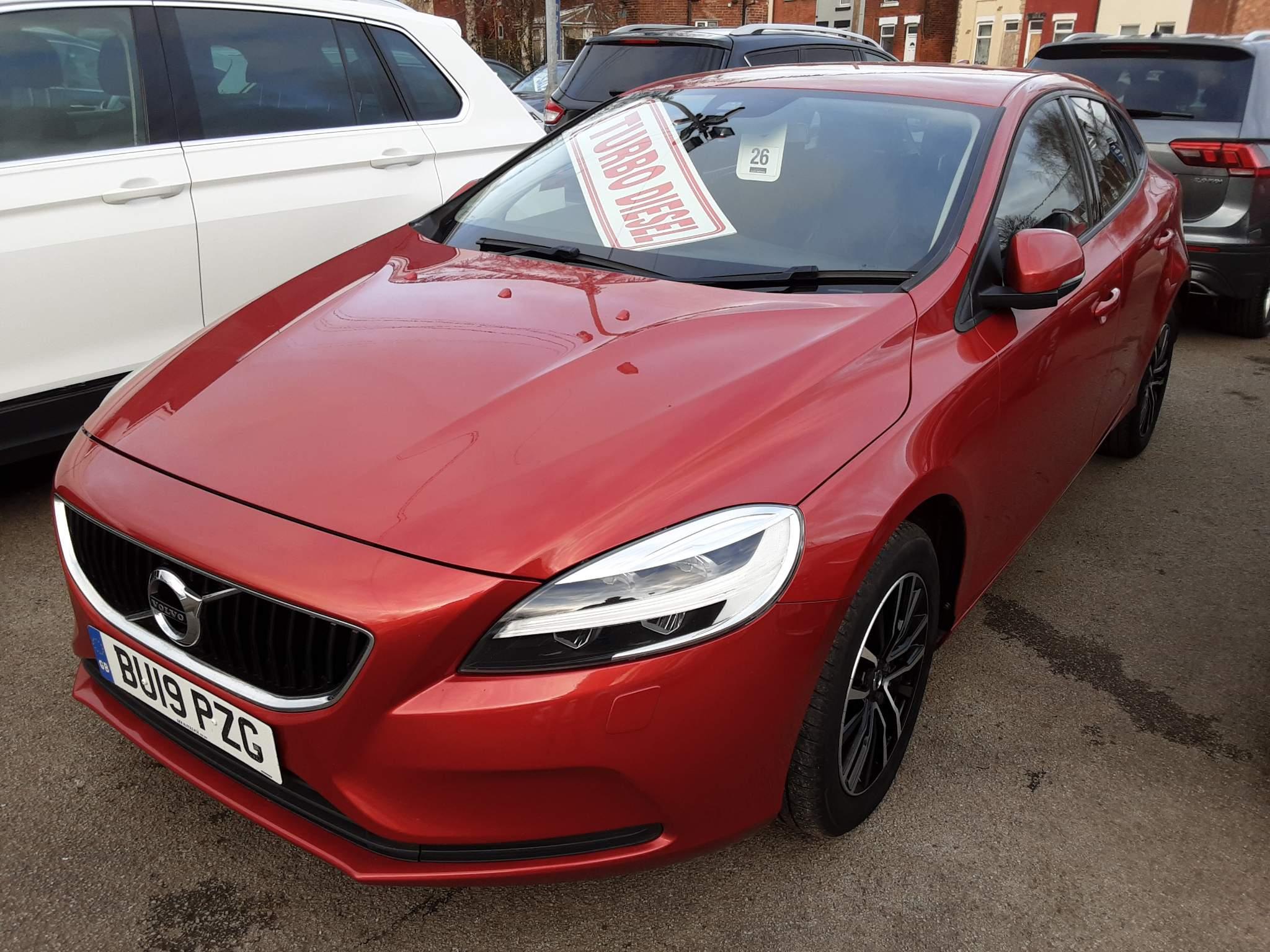 Used Volvo V40 2 0 D2 Momentum Nav Plus Euro 6 S S 5dr 2019 5dr