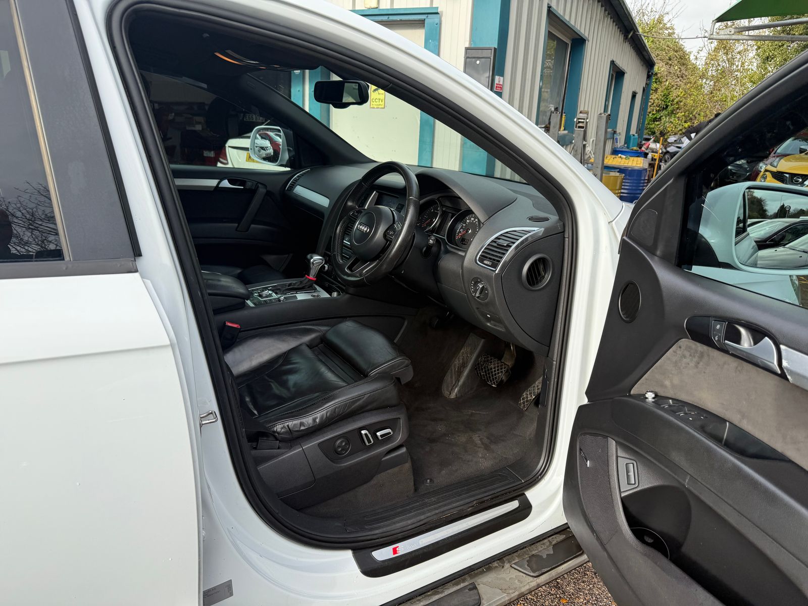 Audi Q7 3.0 TDI V6 S line Plus SUV 5dr Diesel Tiptronic quattro Euro 5 (s/s) (245 ps) 5dr Automatic 2012