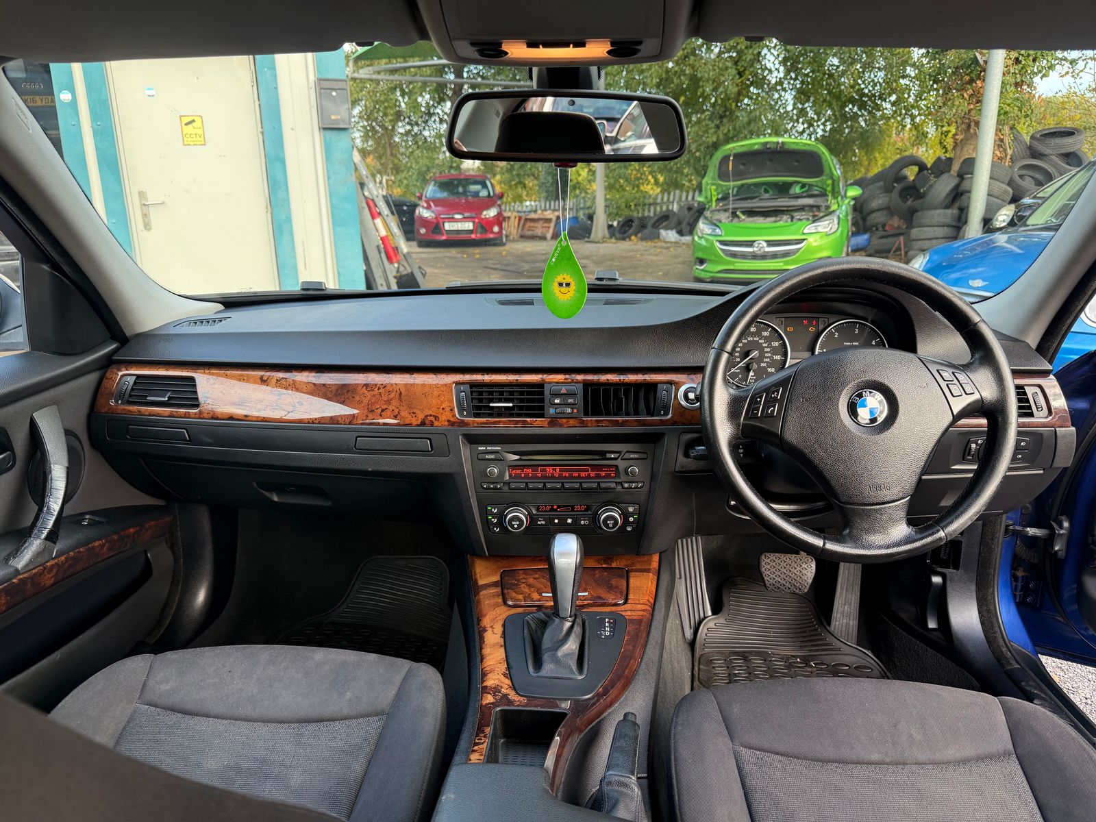 BMW 3 Series 2.0 320d SE Saloon 4dr Diesel Auto Euro 4 (177 ps) 4dr Automatic 2008