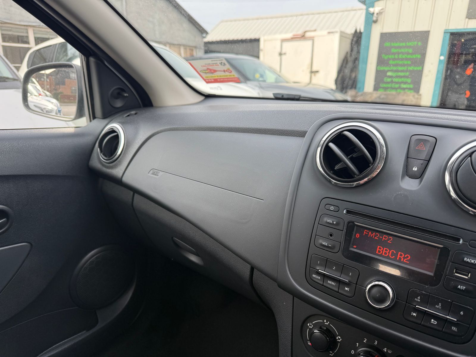 Dacia Sandero 1.5 dCi Ambiance Hatchback 5dr Diesel Manual Euro 6 (s/s) (90 ps) 5dr Manual 2016