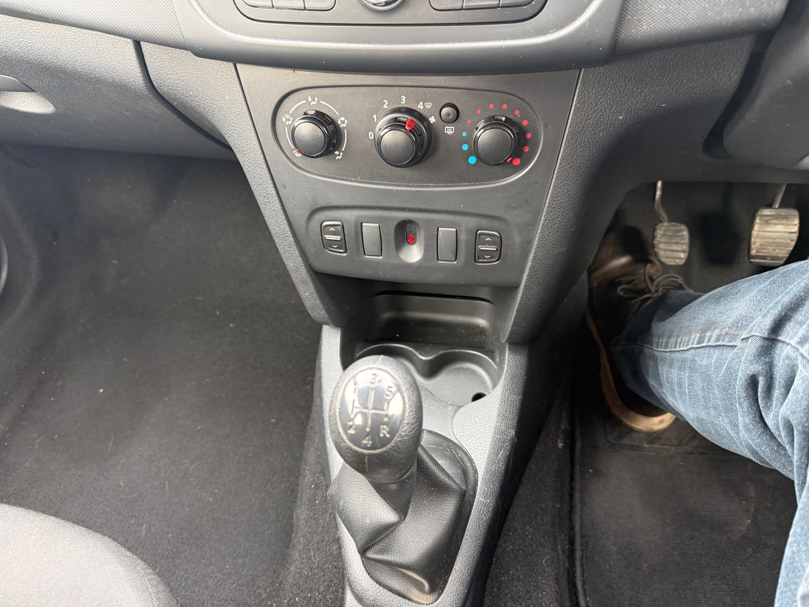 Dacia Sandero 1.5 dCi Ambiance Hatchback 5dr Diesel Manual Euro 6 (s/s) (90 ps) 5dr Manual 2016