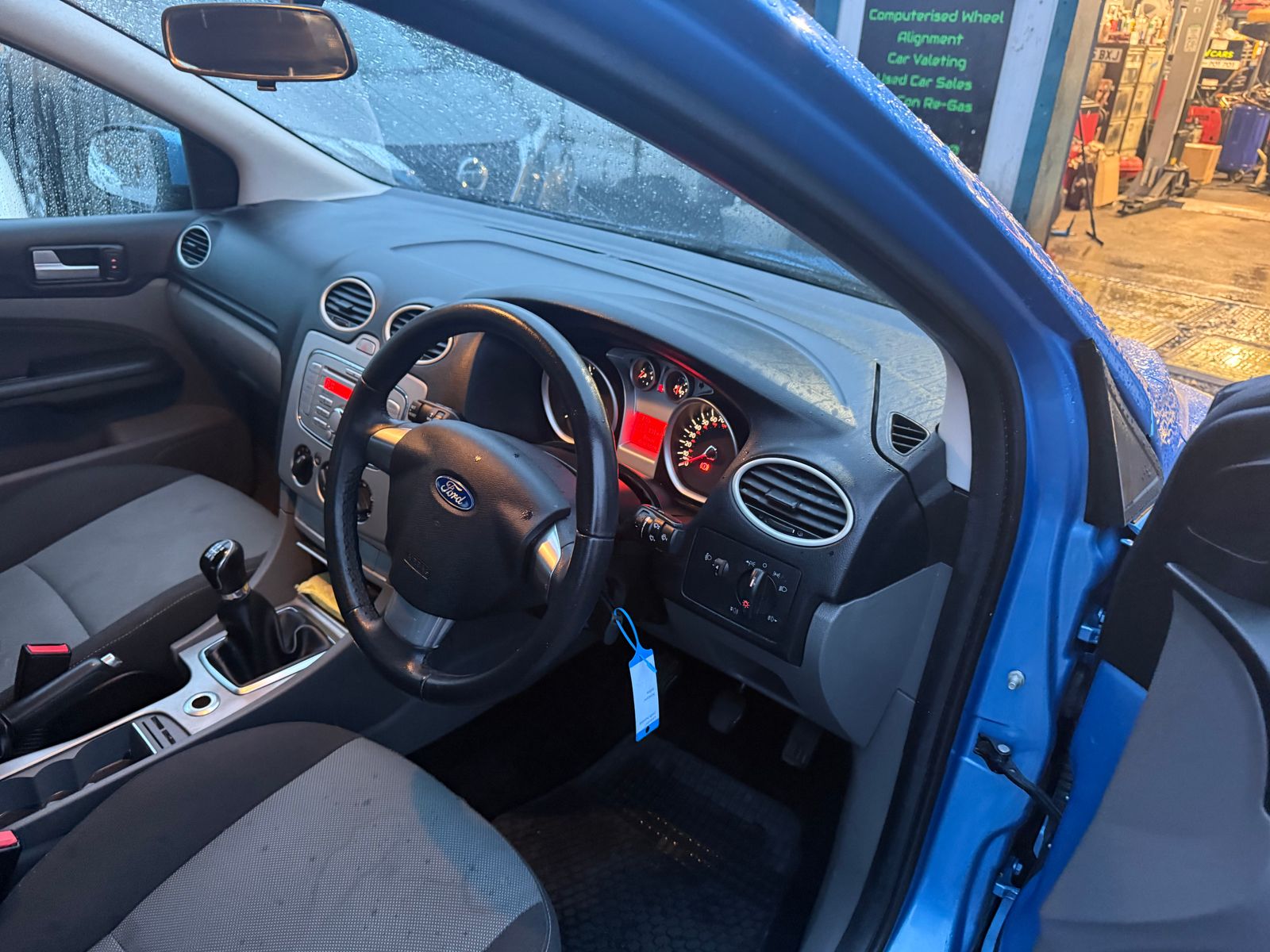 Ford Focus 1.6 Zetec Hatchback 5dr Petrol Manual (161 g/km, 99 bhp) 5dr Manual 2009