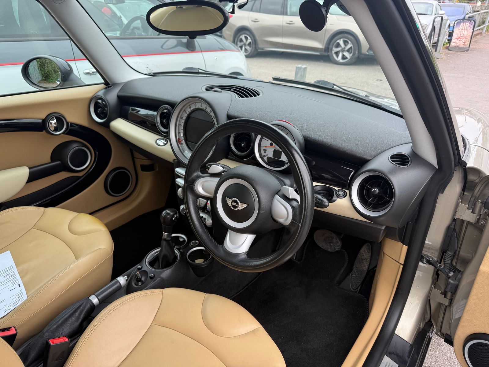 MINI Hatch 1.6 Cooper Hatchback 3dr Petrol Steptronic Euro 4 (120 ps) 3dr Automatic 2007