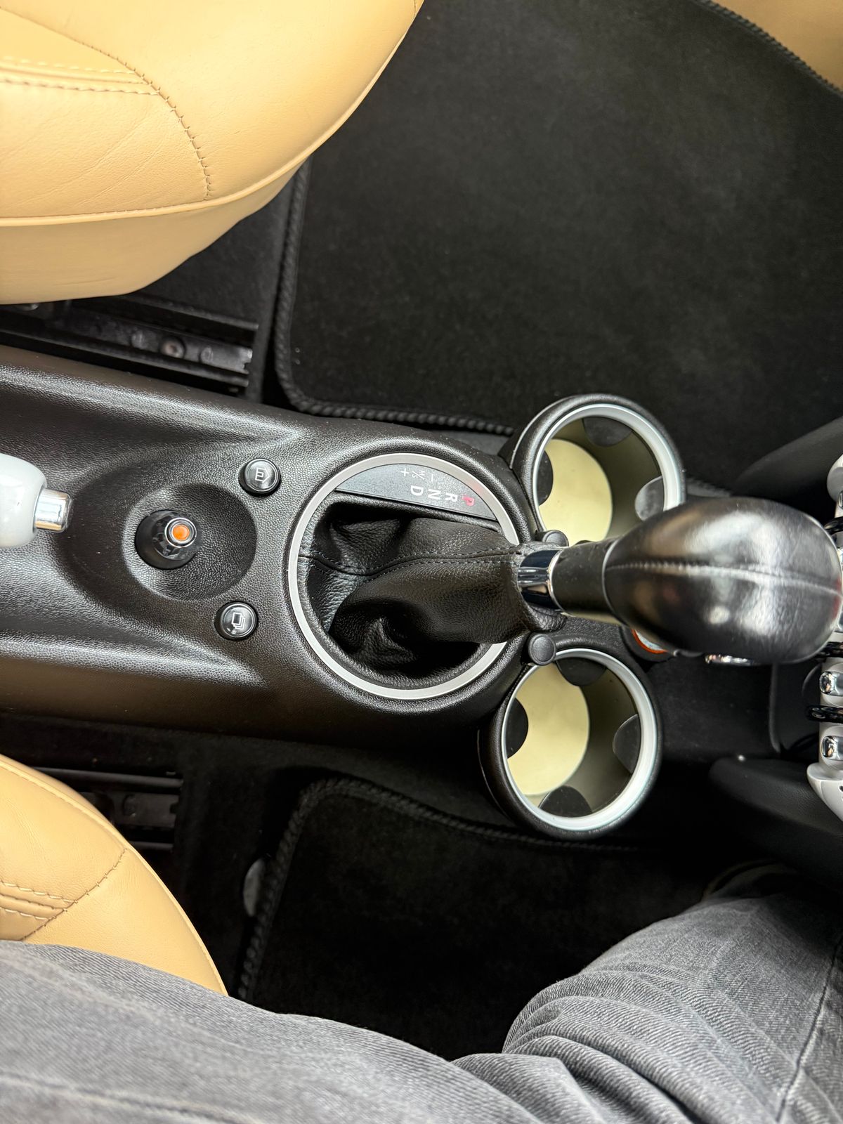 MINI Hatch 1.6 Cooper Hatchback 3dr Petrol Steptronic Euro 4 (120 ps) 3dr Automatic 2007