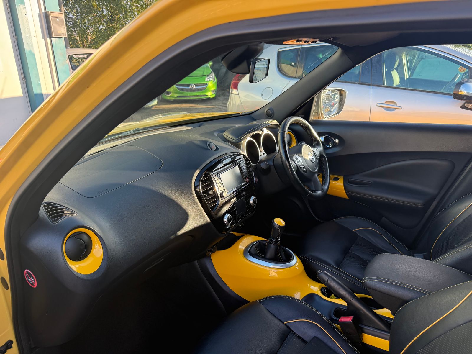 Nissan Juke 1.2 DIG-T Tekna SUV 5dr Petrol Manual Euro 6 (s/s) (115 ps) 5dr Manual 2016