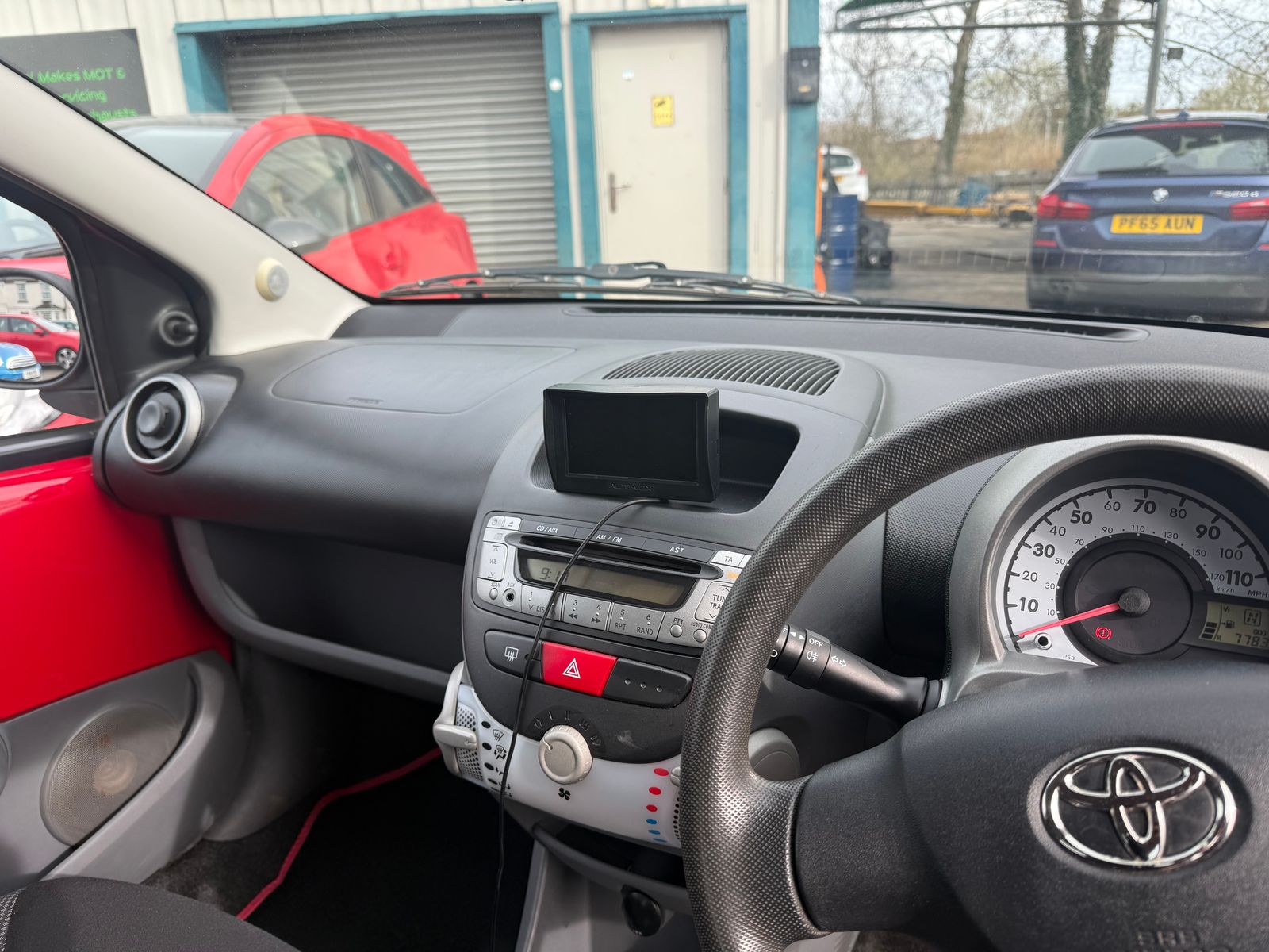 Toyota Aygo 1.0 VVT-i + Hatchback 3dr Petrol MultiMode Euro 4 (67 bhp) 3dr Automatic 2009