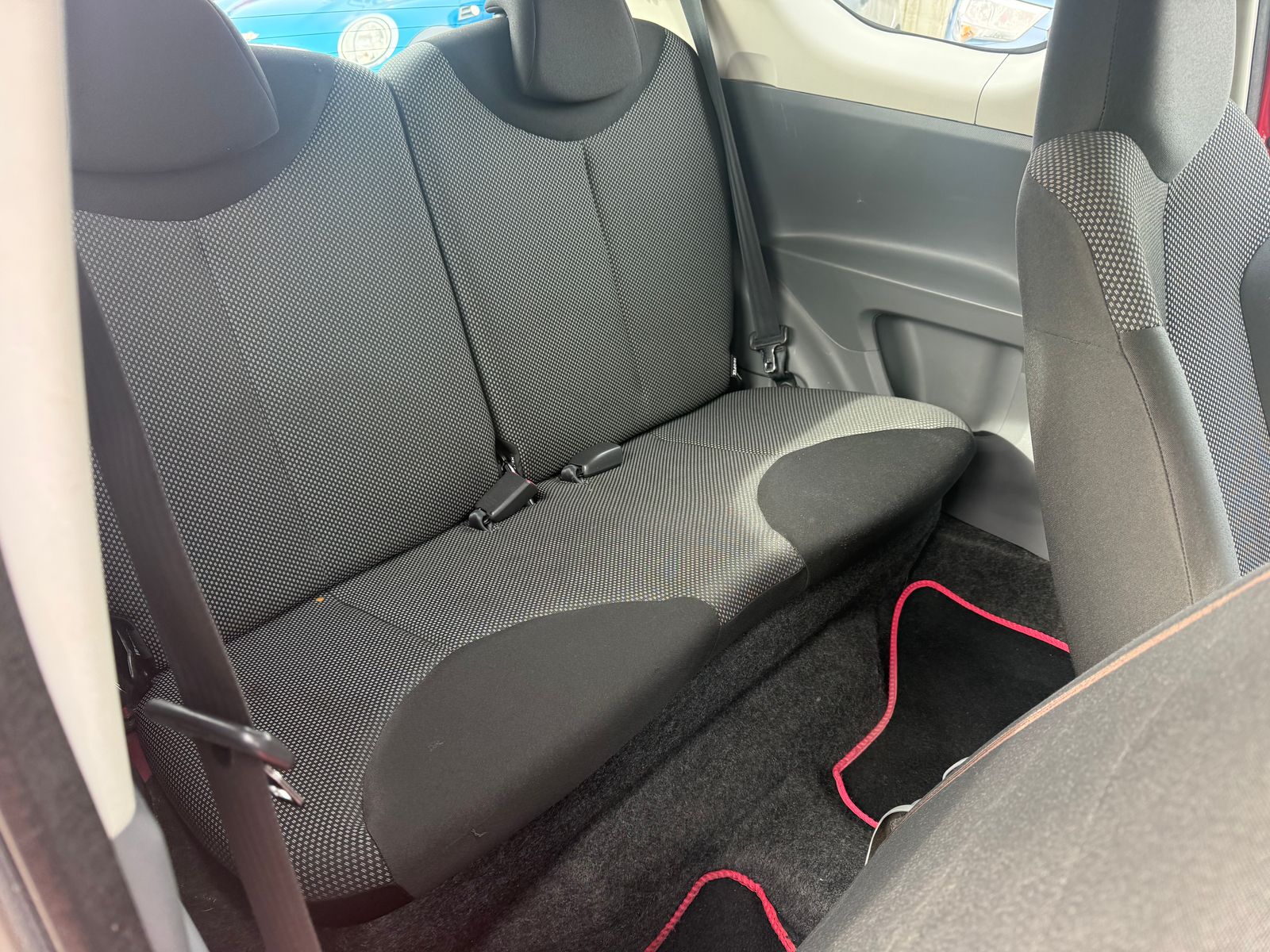 Toyota Aygo 1.0 VVT-i + Hatchback 3dr Petrol MultiMode Euro 4 (67 bhp) 3dr Automatic 2009