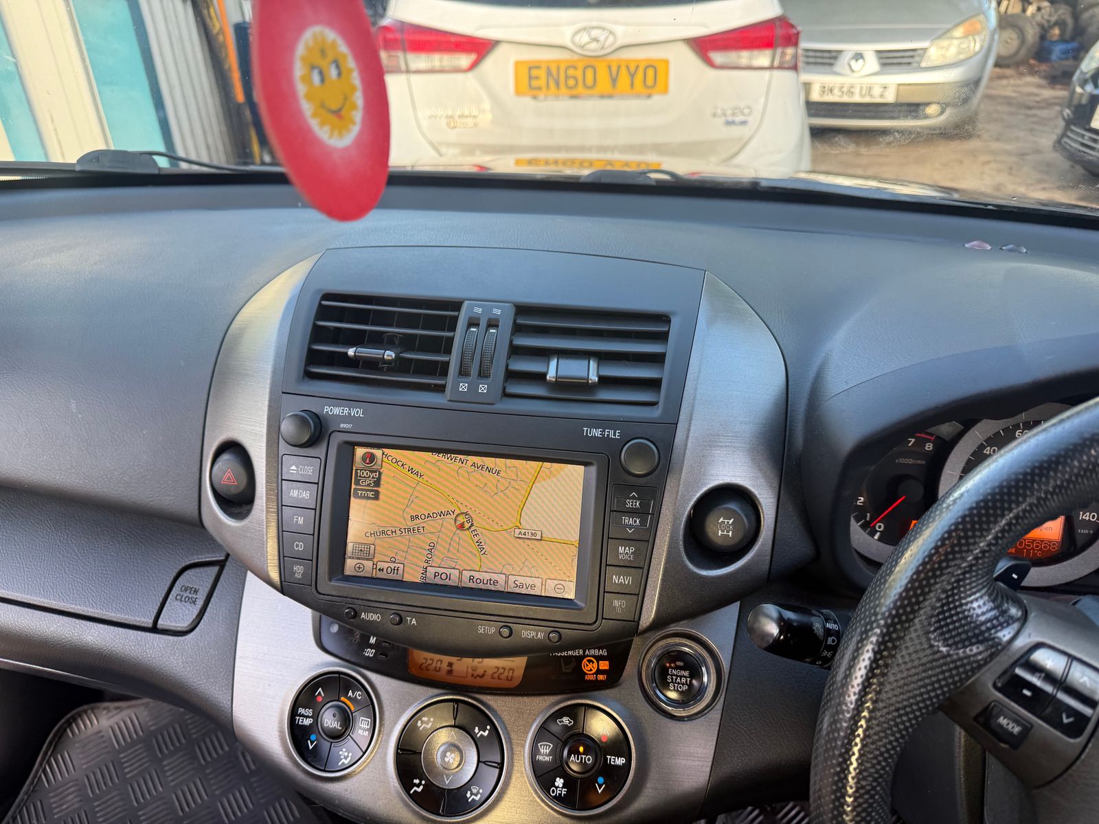 Toyota RAV4 2.0 V-Matic XT-R SUV 5dr Petrol Multidrive S 4WD Euro 4 (158 ps) 5dr Automatic 2009