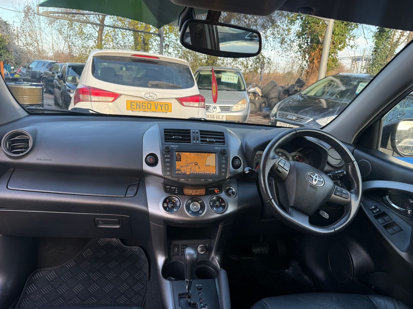 Toyota RAV4 2.0 V-Matic XT-R SUV 5dr Petrol Multidrive S 4WD Euro 4 (158 ps) 5dr Automatic 2009