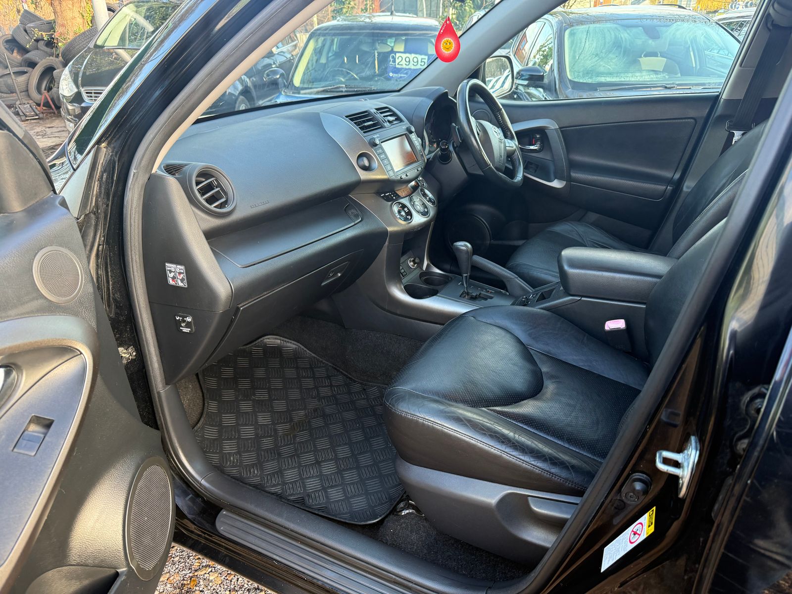 Toyota RAV4 2.0 V-Matic XT-R SUV 5dr Petrol Multidrive S 4WD Euro 4 (158 ps) 5dr Automatic 2009