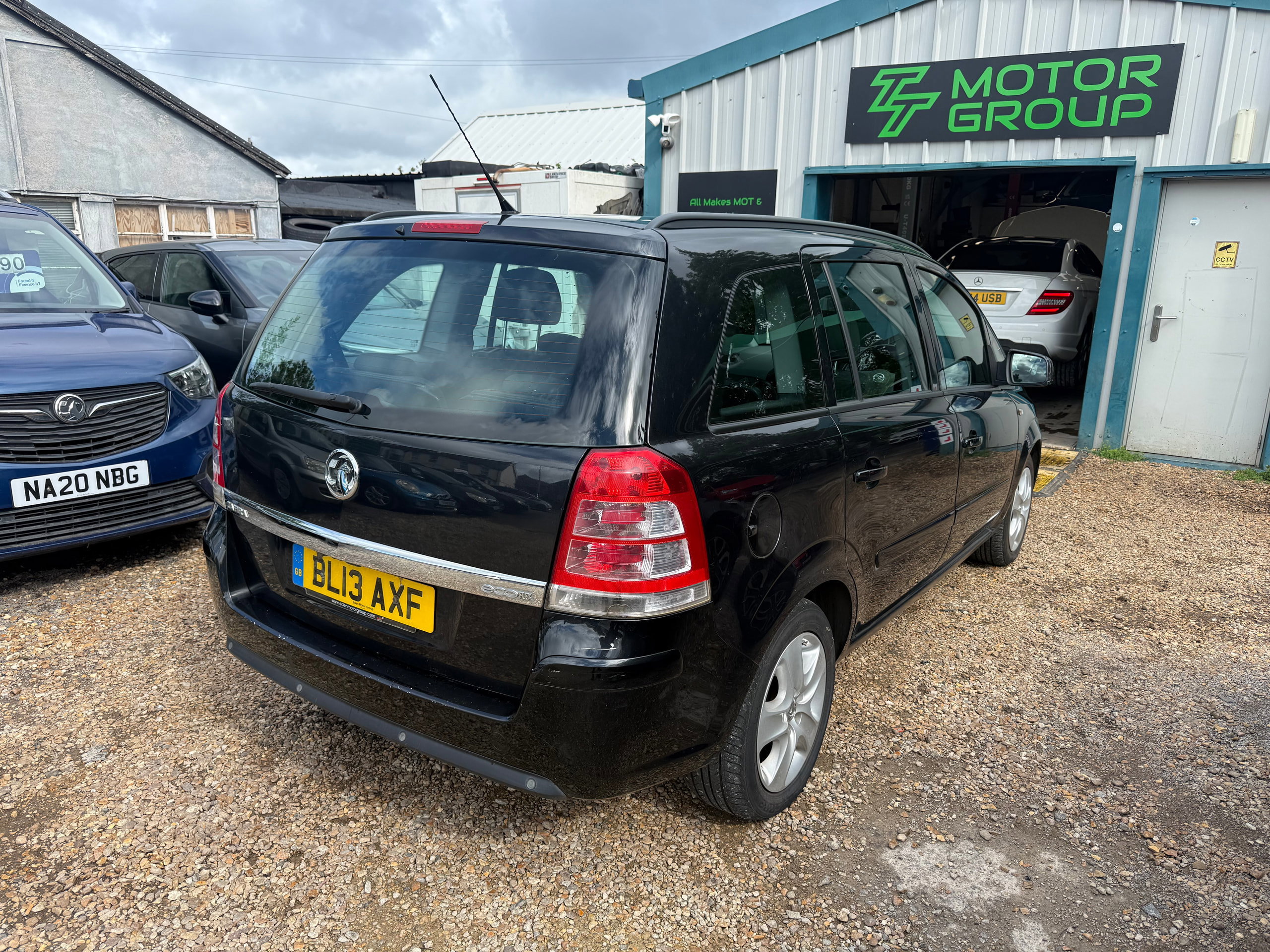 Vauxhall Zafira 1.7 CDTi ecoFLEX Exclusiv MPV 5dr Diesel Manual Euro 5 (SNav) (110 ps) 5dr Manual 2013
