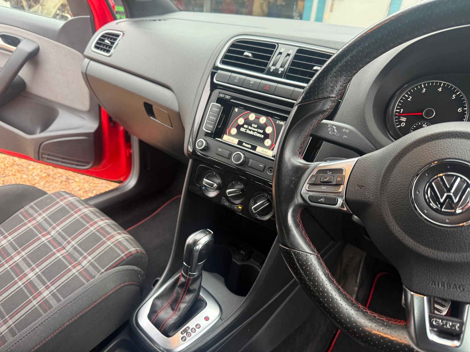 Volkswagen Polo 1.4 TSI GTI Hatchback 5dr Petrol DSG Euro 5 (180 ps) 5dr Automatic 2013