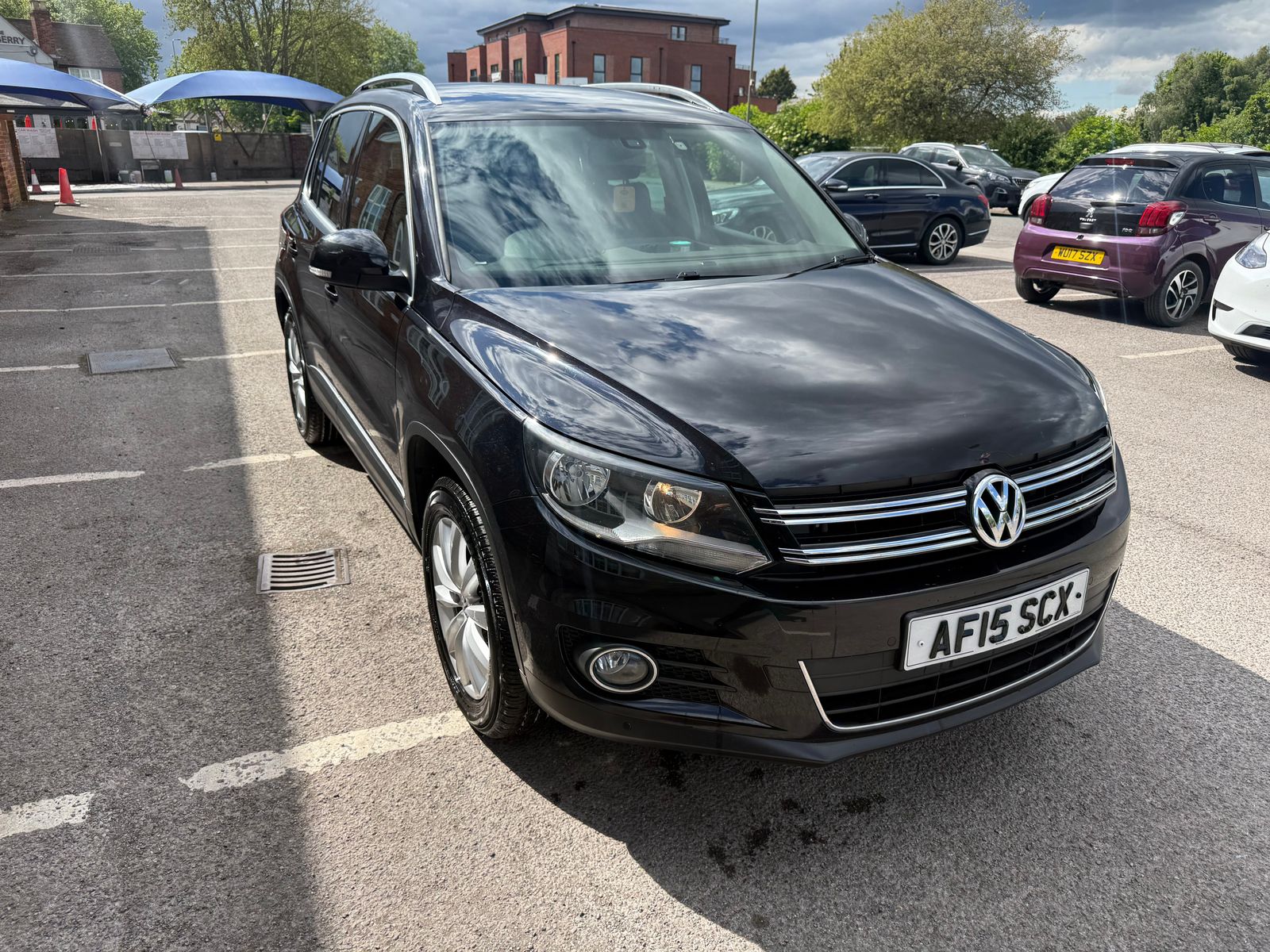 Volkswagen Tiguan 2.0 TDI BlueMotion Tech Match SUV 5dr Diesel Manual 4WD Euro 5 (s/s) (140 ps) 5dr Manual 2015