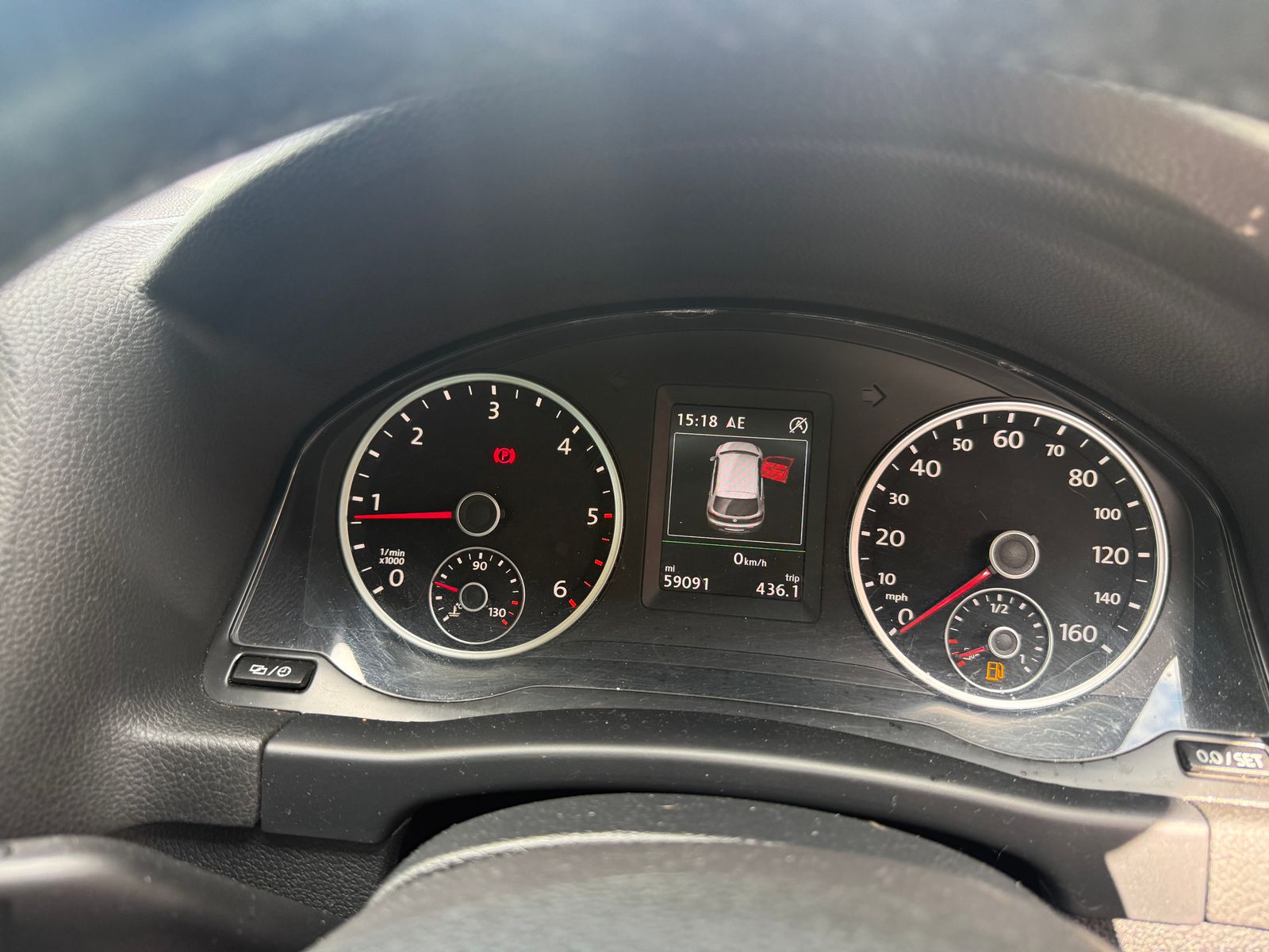 Volkswagen Tiguan 2.0 TDI BlueMotion Tech Match SUV 5dr Diesel Manual 4WD Euro 5 (s/s) (140 ps) 5dr Manual 2015
