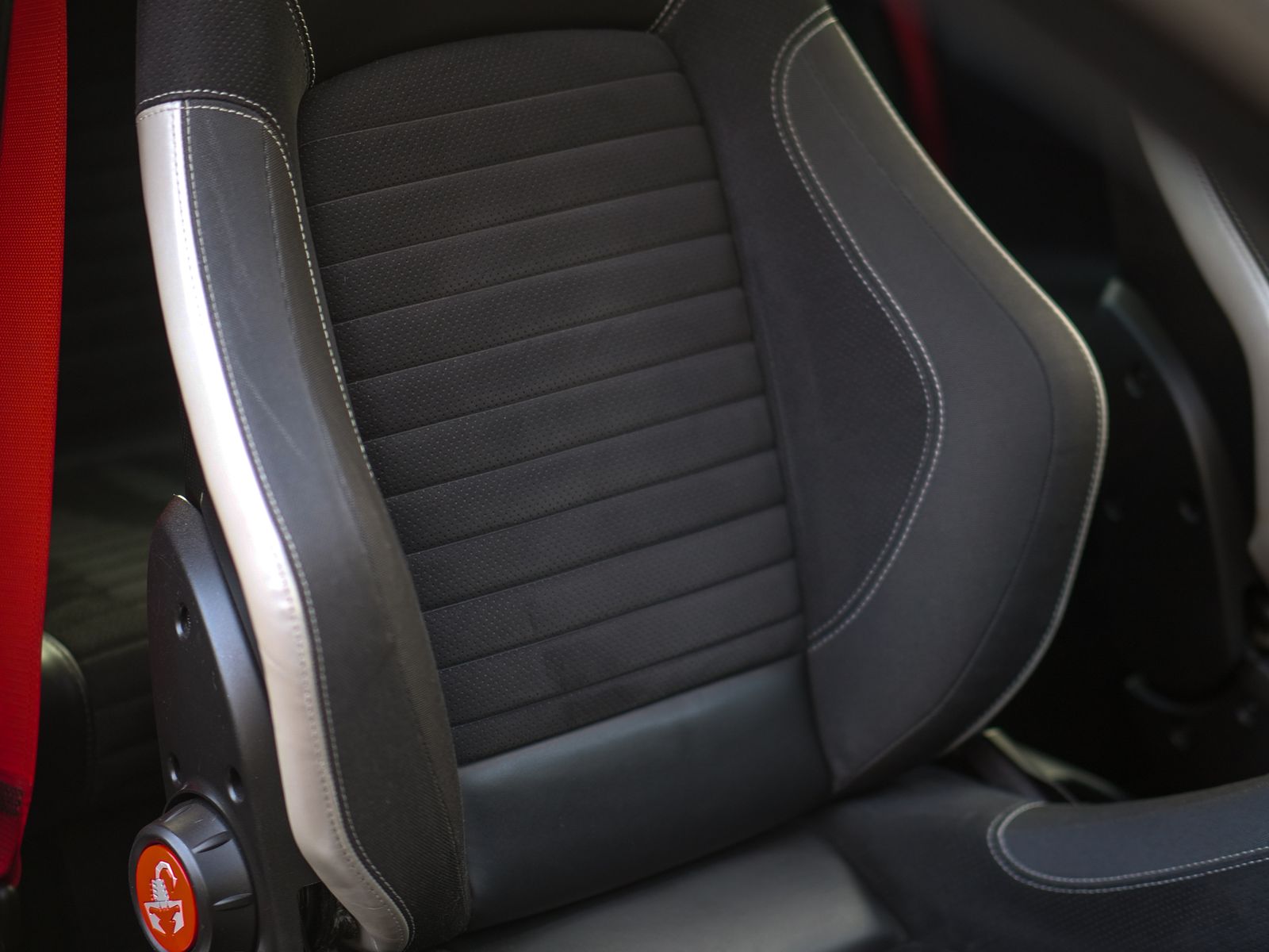 Abarth 595 1.4 T-Jet Competizione 70th Hatchback 3dr Petrol Manual Euro 6 (180 bhp) 3dr Manual 2025