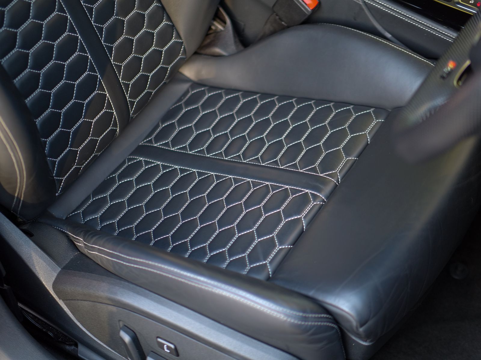 Audi RS4 Avant 2.9 TFSI V6 Estate 5dr Petrol Tiptronic quattro Euro 6 (s/s) (450 ps) 5dr Automatic 2025