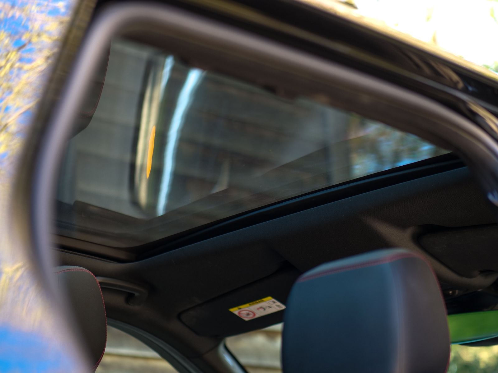 Land Rover Discovery Sport 1.5 P300e 12.2kWh R-Dynamic SE SUV 5dr Petrol Plug-in Hybrid Auto 4WD Euro 6 (s/s) (309 ps) 5dr Automatic 2026