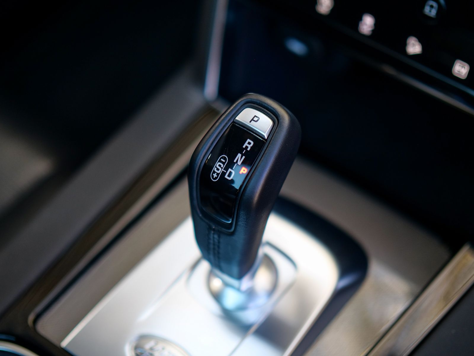 Land Rover Discovery Sport 1.5 P300e 12.2kWh R-Dynamic SE SUV 5dr Petrol Plug-in Hybrid Auto 4WD Euro 6 (s/s) (309 ps) 5dr Automatic 2026