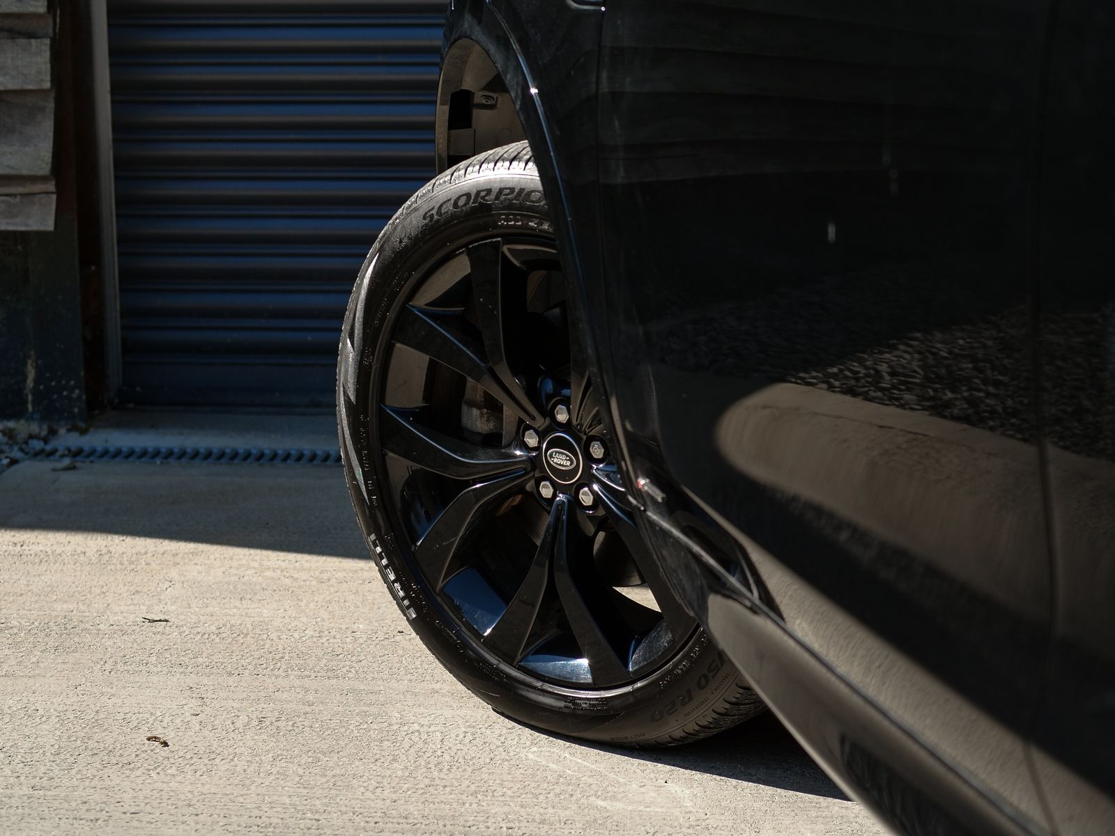 Land Rover Discovery Sport 1.5 P300e 12.2kWh R-Dynamic SE SUV 5dr Petrol Plug-in Hybrid Auto 4WD Euro 6 (s/s) (309 ps) 5dr Automatic 2026