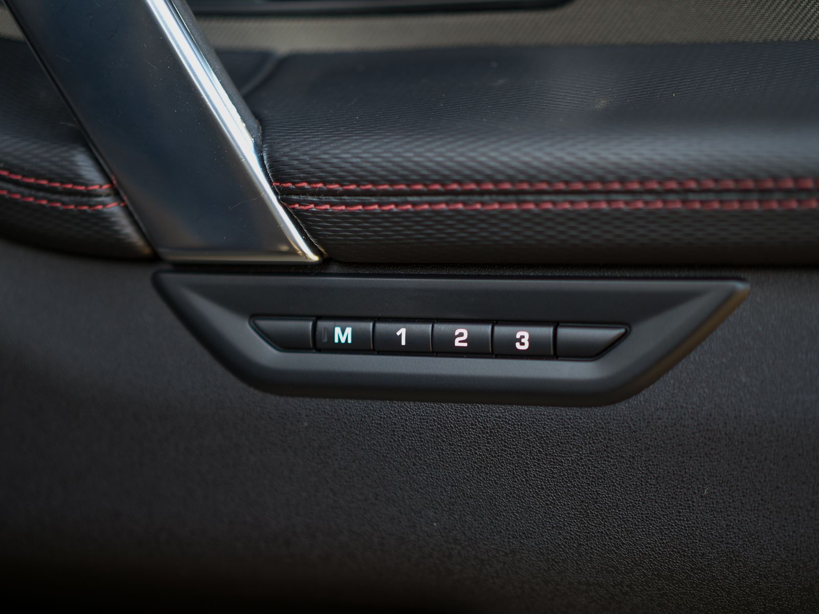 Land Rover Discovery Sport 1.5 P300e 12.2kWh R-Dynamic SE SUV 5dr Petrol Plug-in Hybrid Auto 4WD Euro 6 (s/s) (309 ps) 5dr Automatic 2026