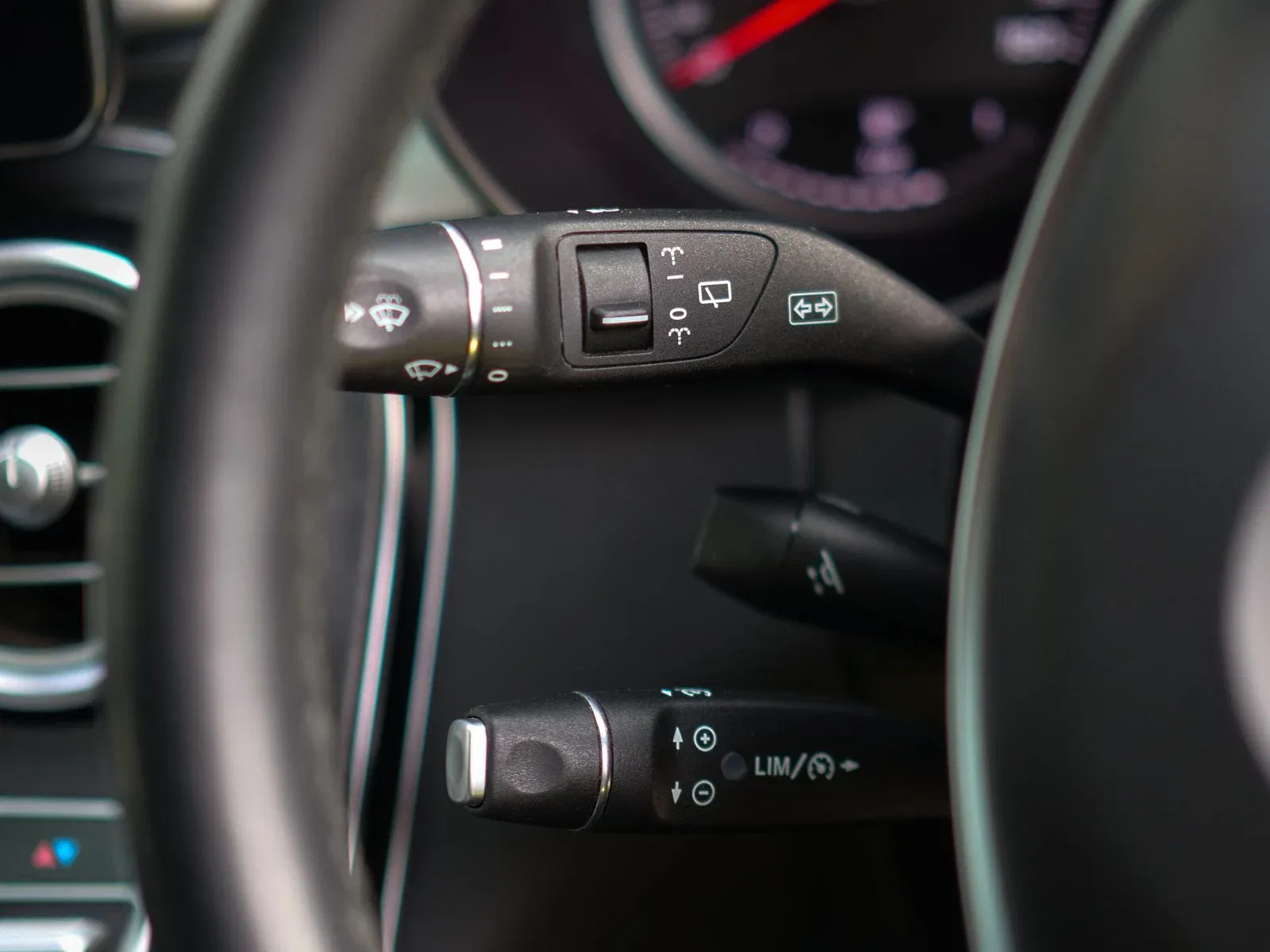 Mercedes-Benz GLC 2.1 GLC250d AMG Line (Premium Plus) SUV 5dr Diesel G-Tronic 4MATIC Euro 6 (s/s) (204 ps) 5dr Automatic 2026