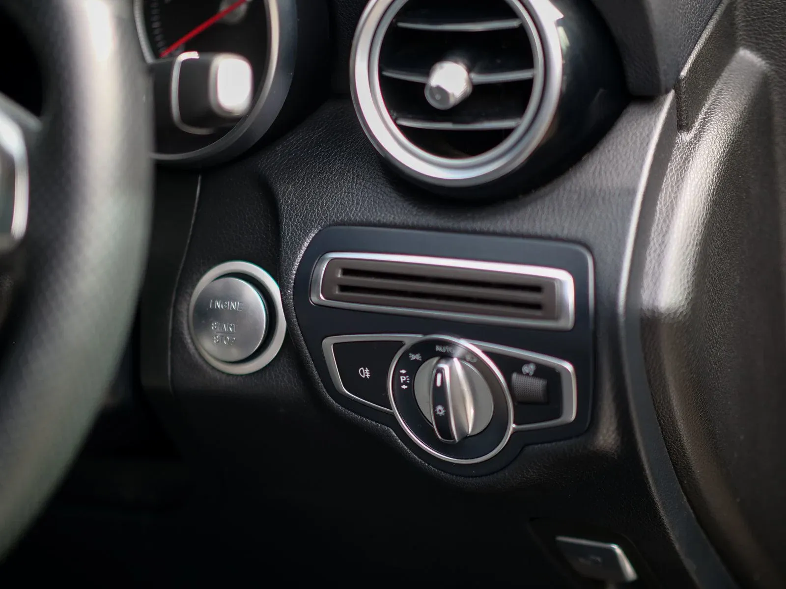 Mercedes-Benz GLC 2.1 GLC250d AMG Line (Premium Plus) SUV 5dr Diesel G-Tronic 4MATIC Euro 6 (s/s) (204 ps) 5dr Automatic 2026