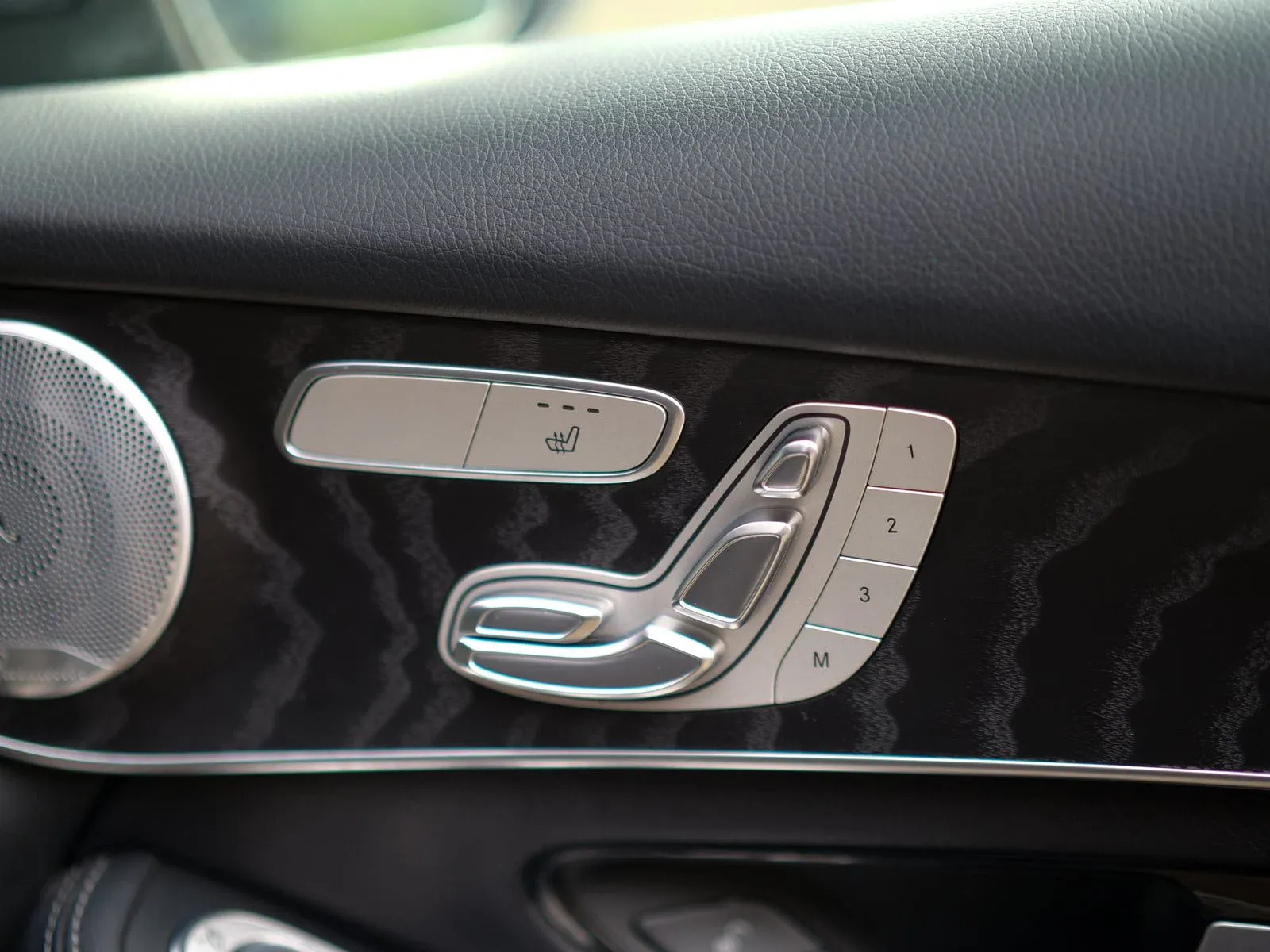 Mercedes-Benz GLC 2.1 GLC250d AMG Line (Premium Plus) SUV 5dr Diesel G-Tronic 4MATIC Euro 6 (s/s) (204 ps) 5dr Automatic 2026