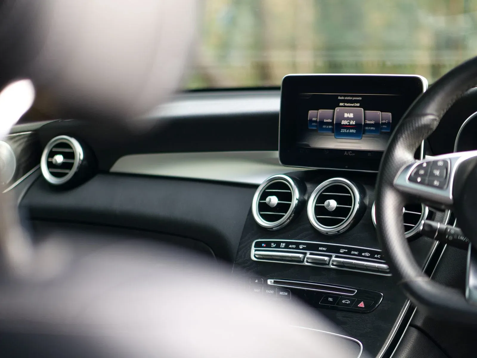 Mercedes-Benz GLC 2.1 GLC250d AMG Line (Premium Plus) SUV 5dr Diesel G-Tronic 4MATIC Euro 6 (s/s) (204 ps) 5dr Automatic 2026