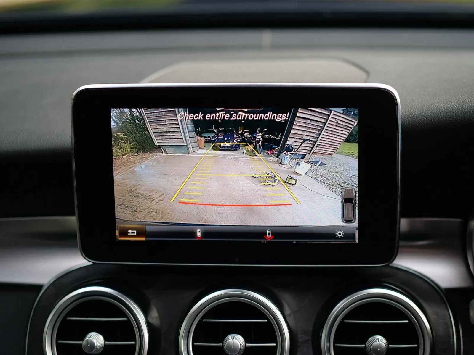 Mercedes-Benz GLC 2.1 GLC250d AMG Line (Premium Plus) SUV 5dr Diesel G-Tronic 4MATIC Euro 6 (s/s) (204 ps) 5dr Automatic 2026