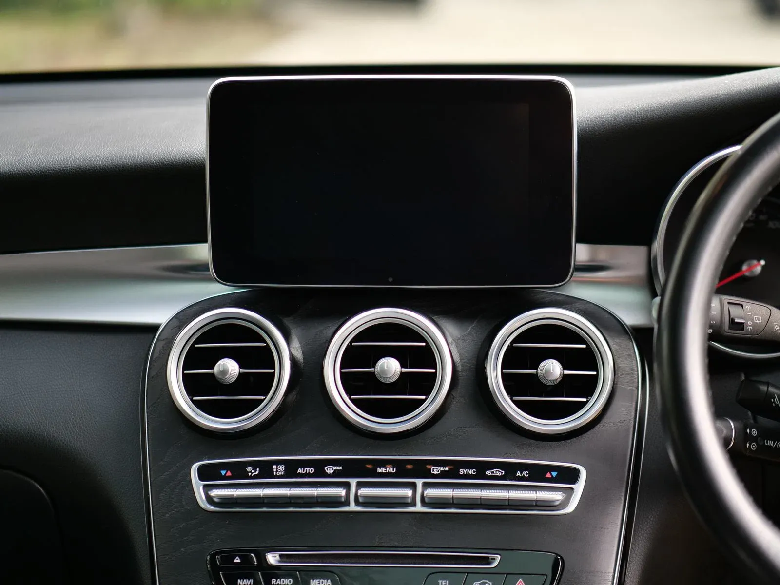 Mercedes-Benz GLC 2.1 GLC250d AMG Line (Premium Plus) SUV 5dr Diesel G-Tronic 4MATIC Euro 6 (s/s) (204 ps) 5dr Automatic 2026