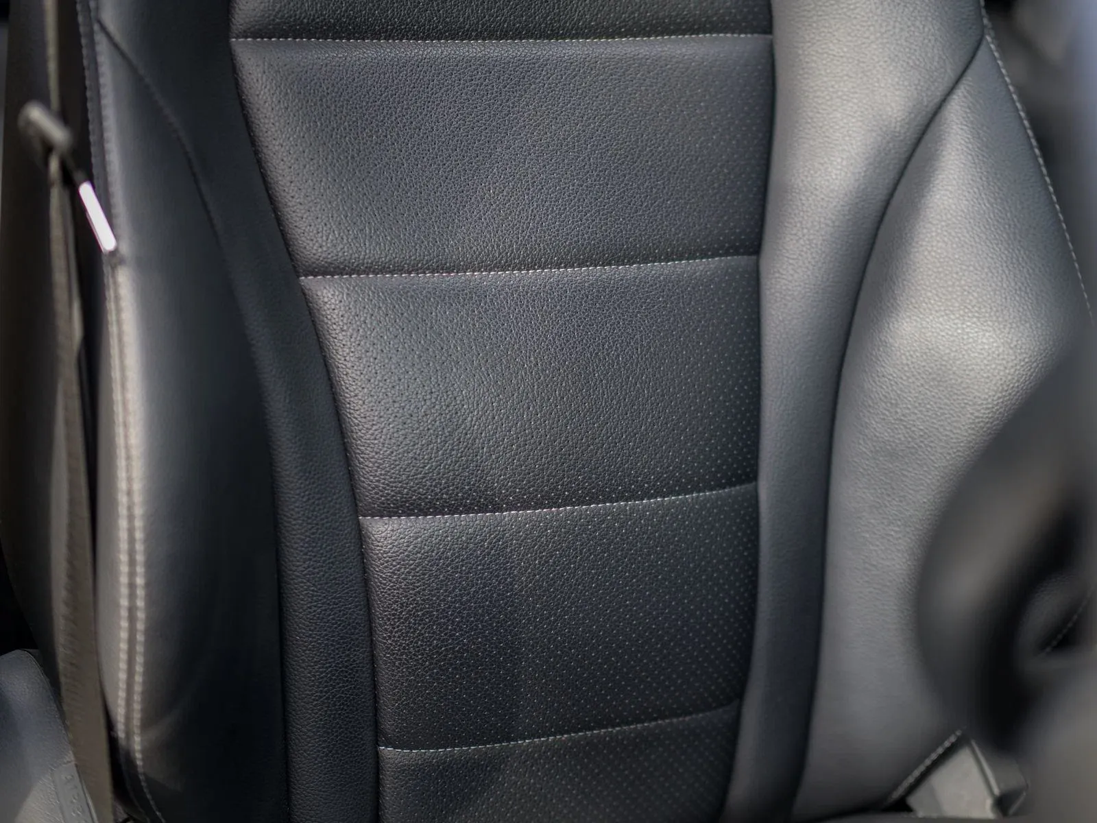 Mercedes-Benz GLC 2.1 GLC250d AMG Line (Premium Plus) SUV 5dr Diesel G-Tronic 4MATIC Euro 6 (s/s) (204 ps) 5dr Automatic 2026