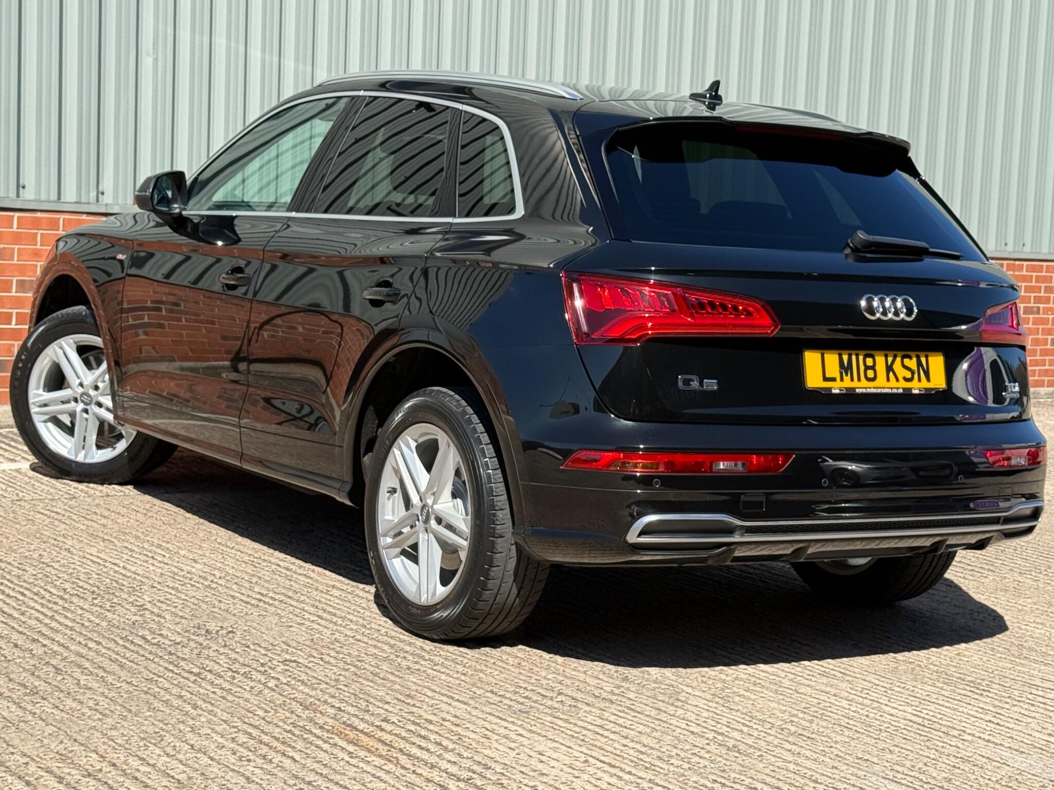 2018 Audi Q5 2.0 TDI S line S Tronic quattro Euro 6 (s/s) 5dr, exterior view 4