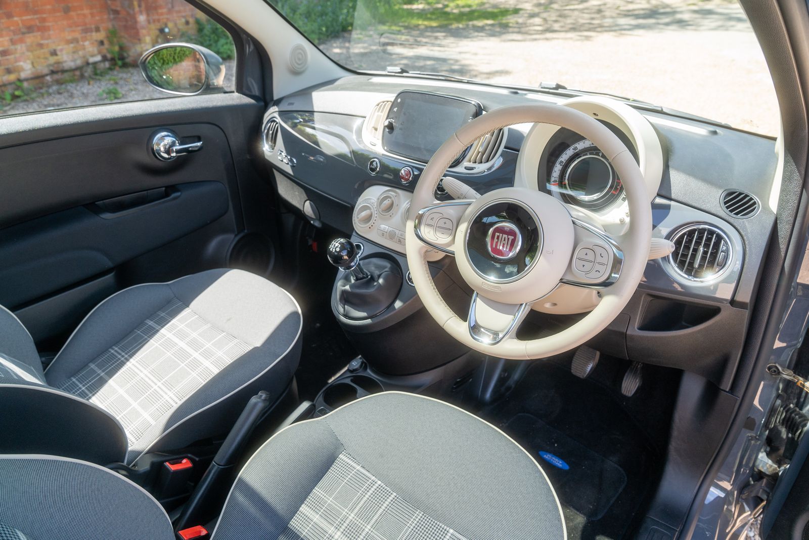 Fiat 500 1.0 MHEV Lounge Hatchback 3dr Petrol Manual Euro 6 (s/s) (70 bhp) 3dr Manual 2026