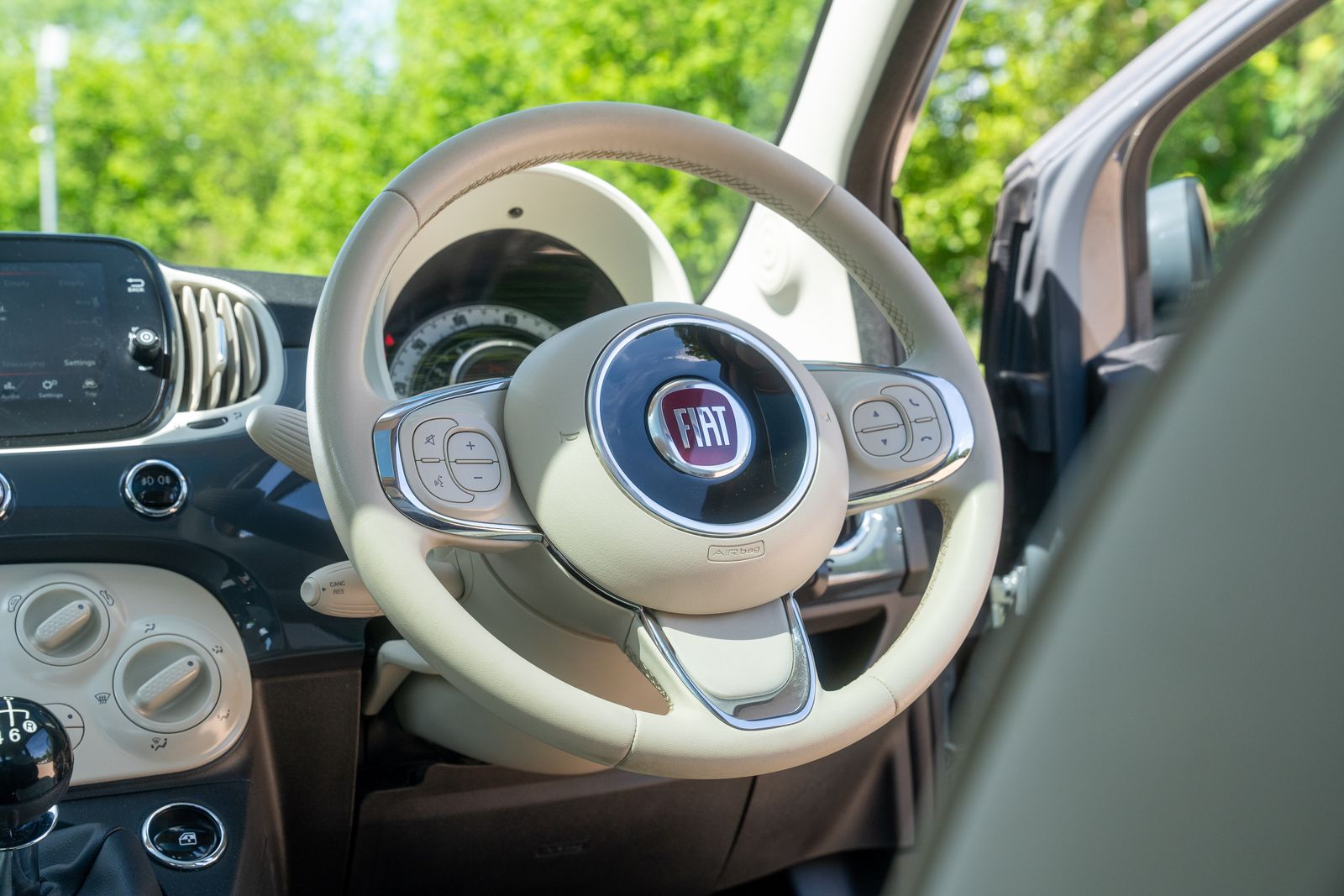 Fiat 500 1.0 MHEV Lounge Hatchback 3dr Petrol Manual Euro 6 (s/s) (70 bhp) 3dr Manual 2026