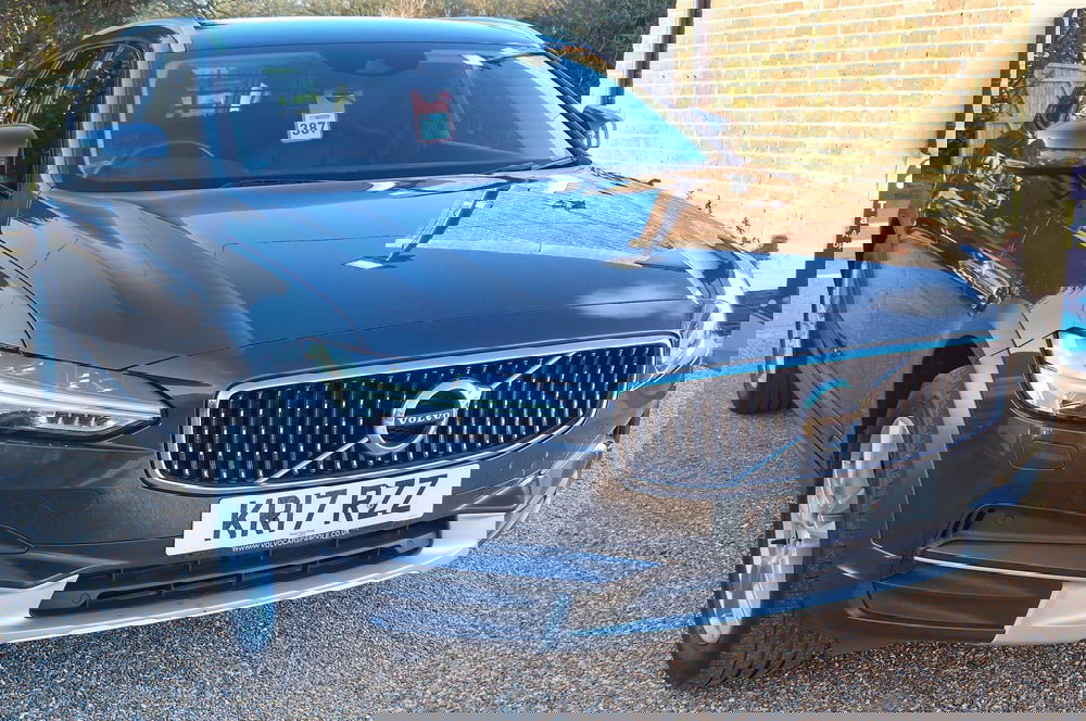 Volvo V90 cross country