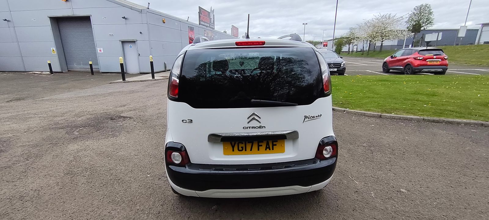 2017 Citroen C3 Picasso 1.2 PureTech Edition MPV 5dr Petrol Manual Euro 6 (110 ps), exterior view 4