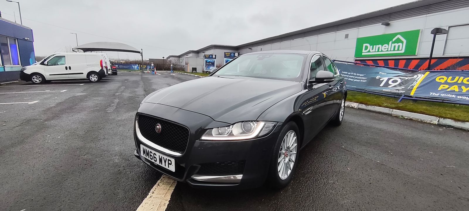 2017 Jaguar XF 2.0TD Prestige (180ps) Saloon 4d 1999cc Auto