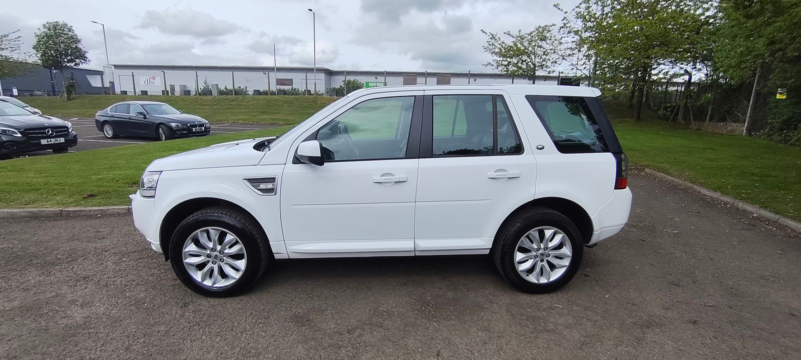 2013 Land Rover Freelander 2 2.2 SD4 HSE SUV 5dr Diesel CommandShift 4WD Euro 5 (190 ps), exterior view 2