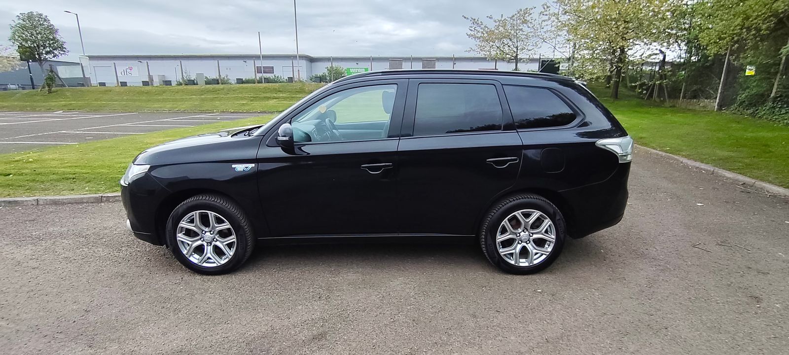 2015 Mitsubishi Outlander 2.0h 12kWh GX3h SUV 5dr Petrol Plug-in Hybrid CVT 4WD Euro 5 (s/s) (200 ps), exterior view 2