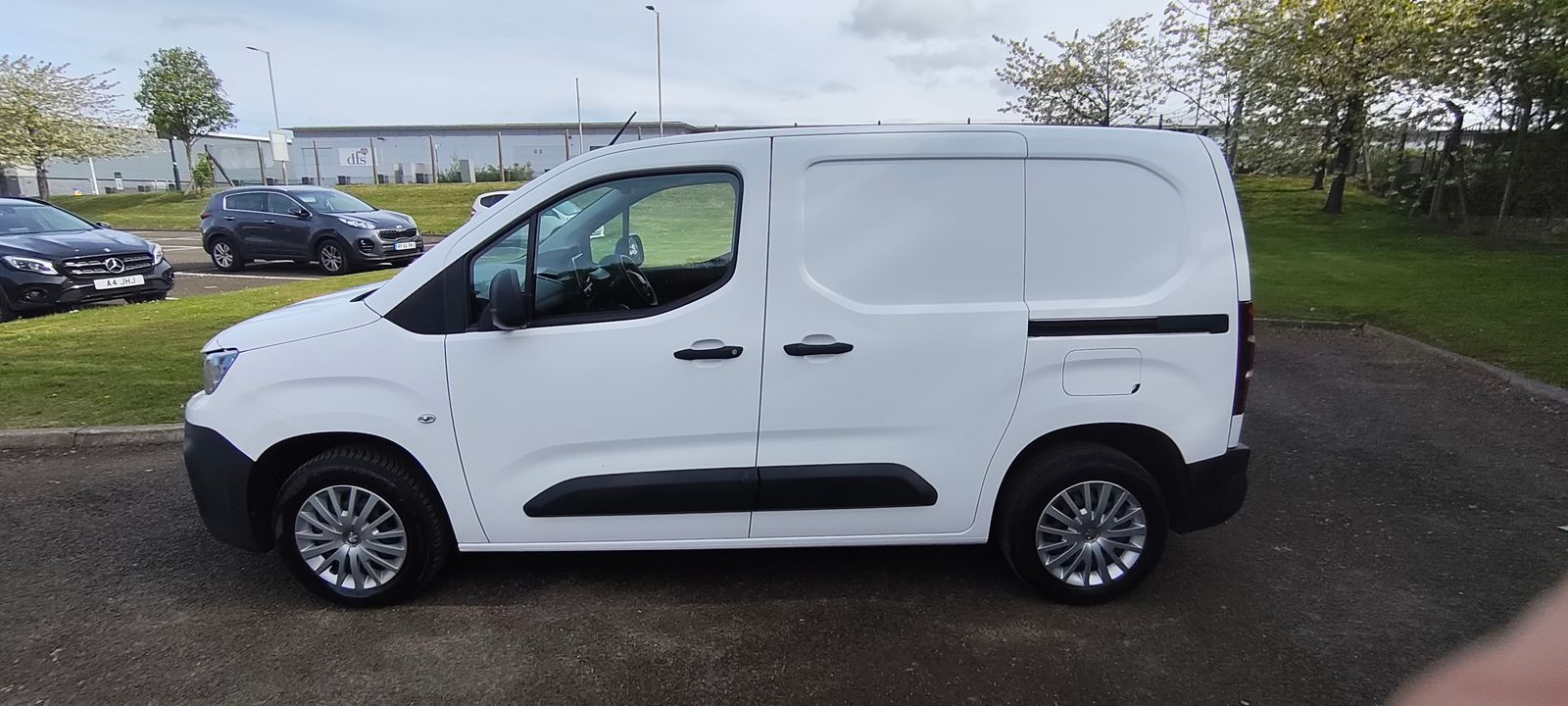 2019 Peugeot Partner 1.6 BlueHDi 650 Professional Standard Panel Van 5dr Diesel Manual SWB Euro 6 (75 bhp), exterior view 2
