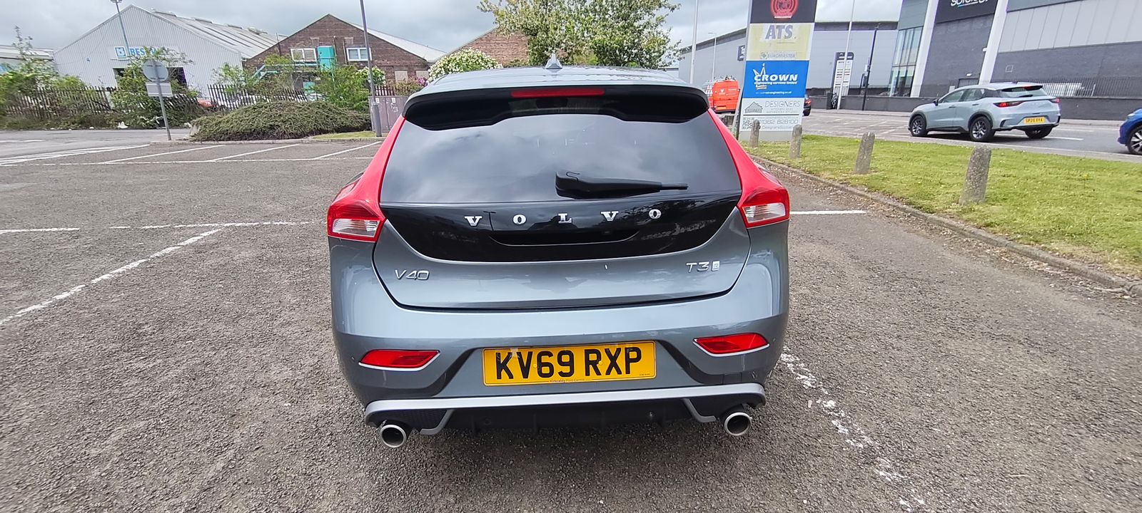 2019 Volvo V40 2.0 T3 R-Design Edition Hatchback 5dr Petrol Manual Euro 6 (s/s) (152 ps), exterior view 4