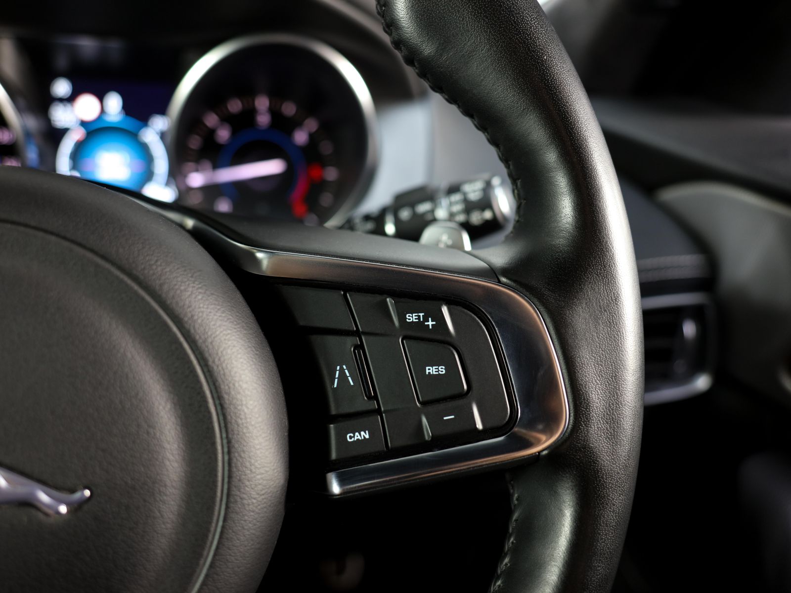 Jaguar F-PACE R-SPORT AWD 5dr Automatic 2025