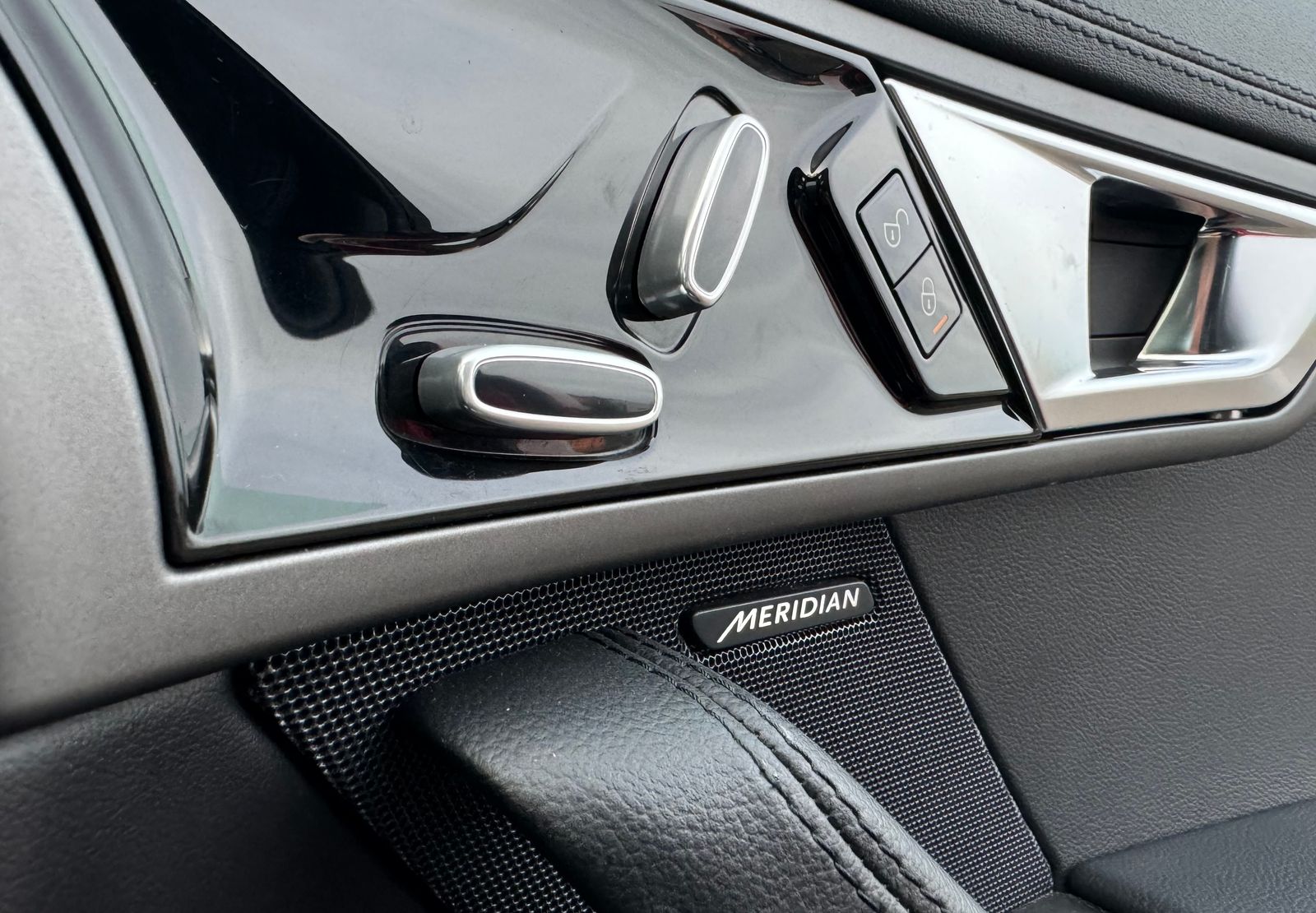 Jaguar F-Type 3.0 V6 S Convertible 2dr Petrol Auto Euro 5 (s/s) (380 ps) 2dr Automatic 2026